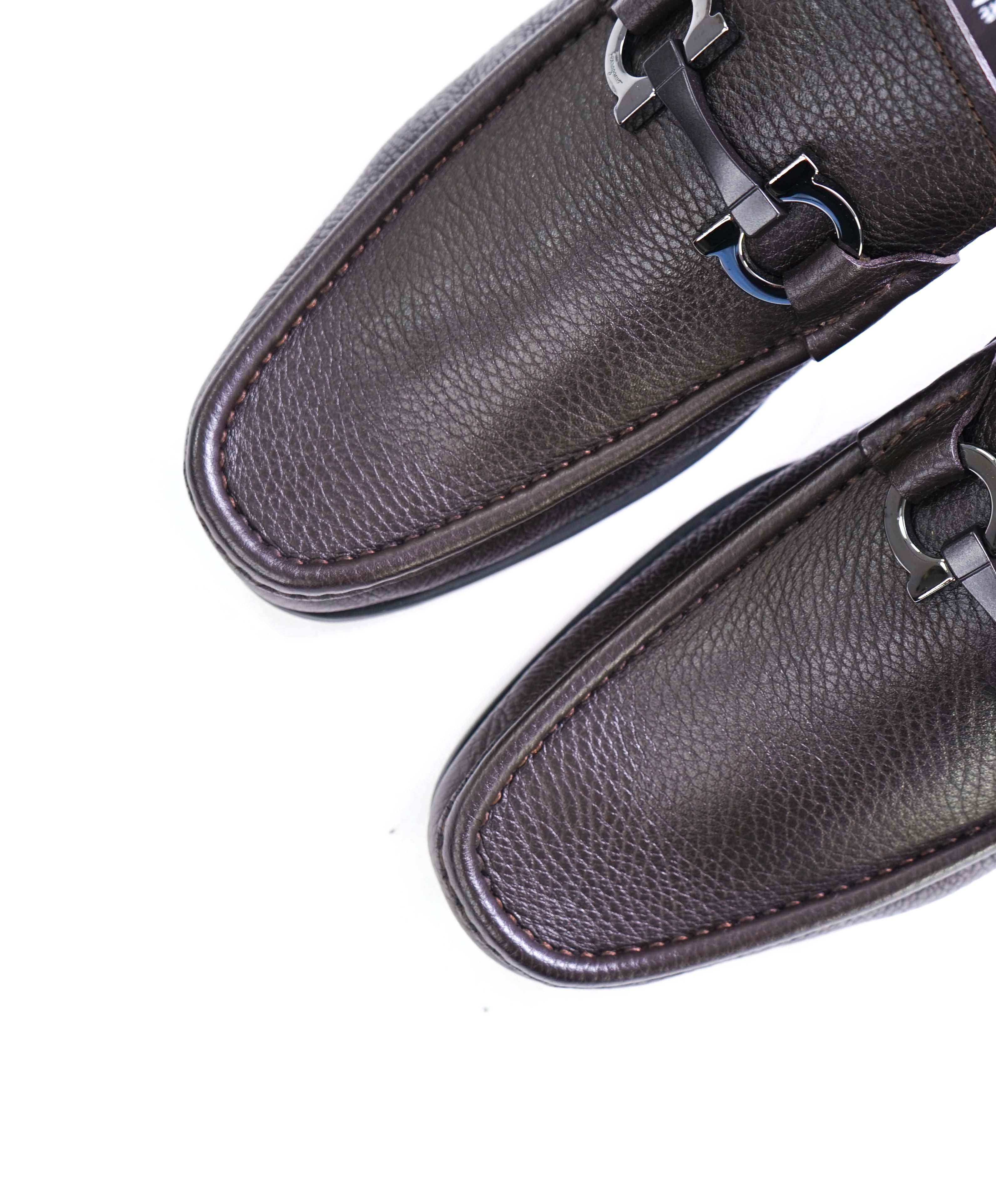 $850 SALVATORE FERRAGAMO - “GRANDIOSO" Gancini Bit Loafer Brown Leather - 9.5 EE