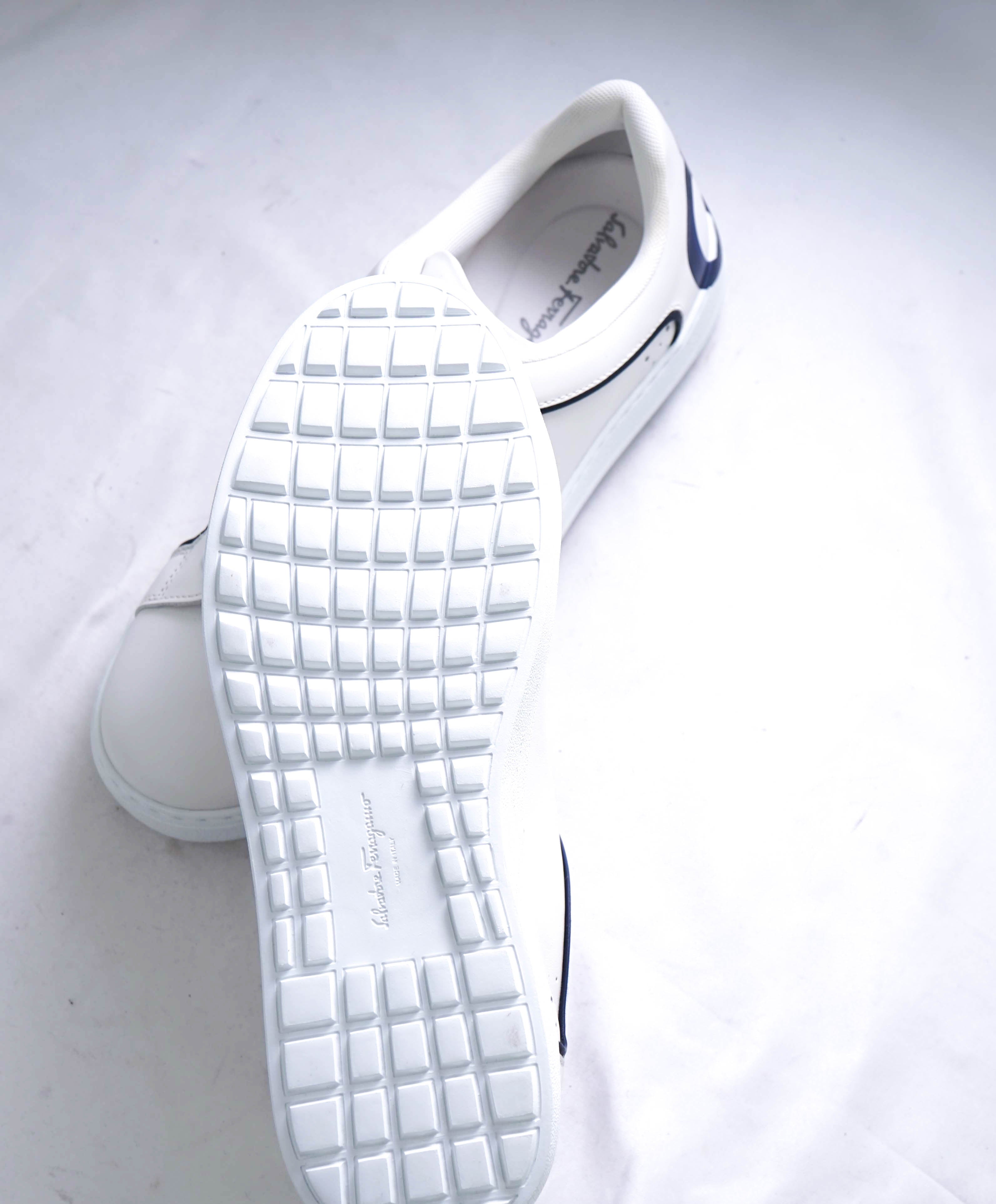 $750 SALVATORE FERRAGAMO - *MANHATTAN* Blue/White Leather Sneaker - 8 M US