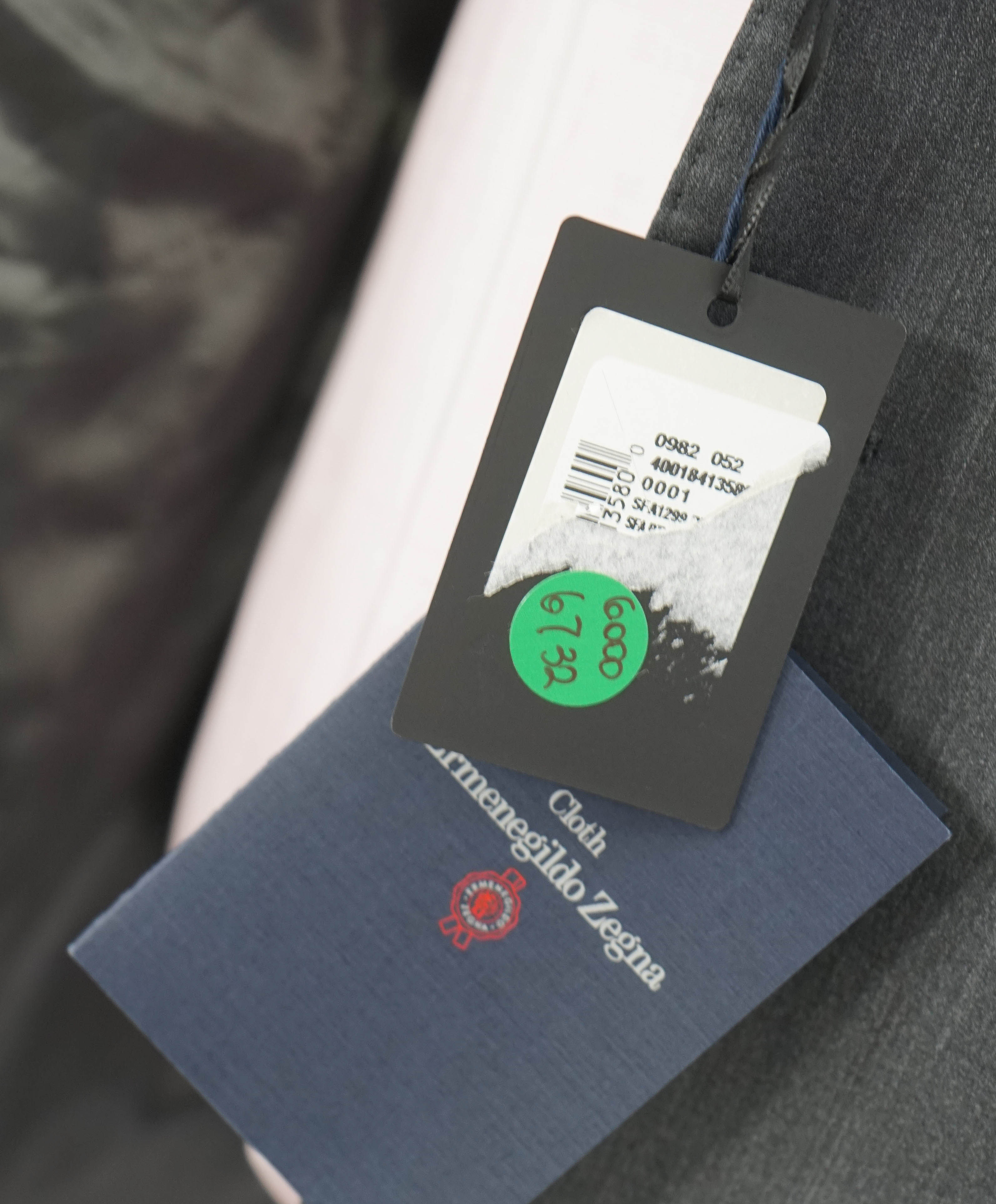 ERMENEGILDO ZEGNA - "TAILORED FIT" SAKS FIFTH AVENUE *SILK* Gray Suit - 44S