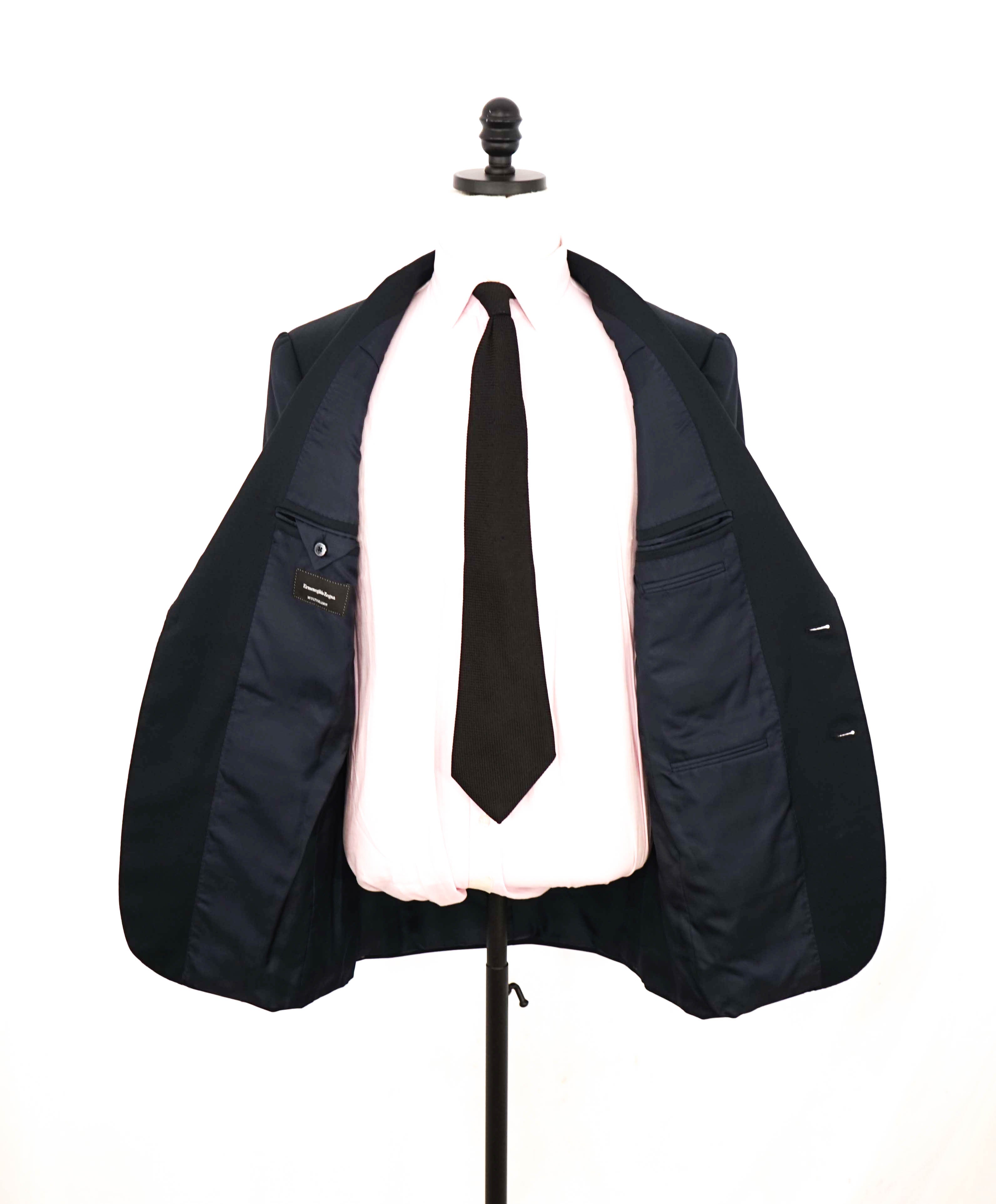 $3,295 ERMENEGILDO ZEGNA - “Multiseason" NAVY Solid Notch Lapel Blazer - 40L