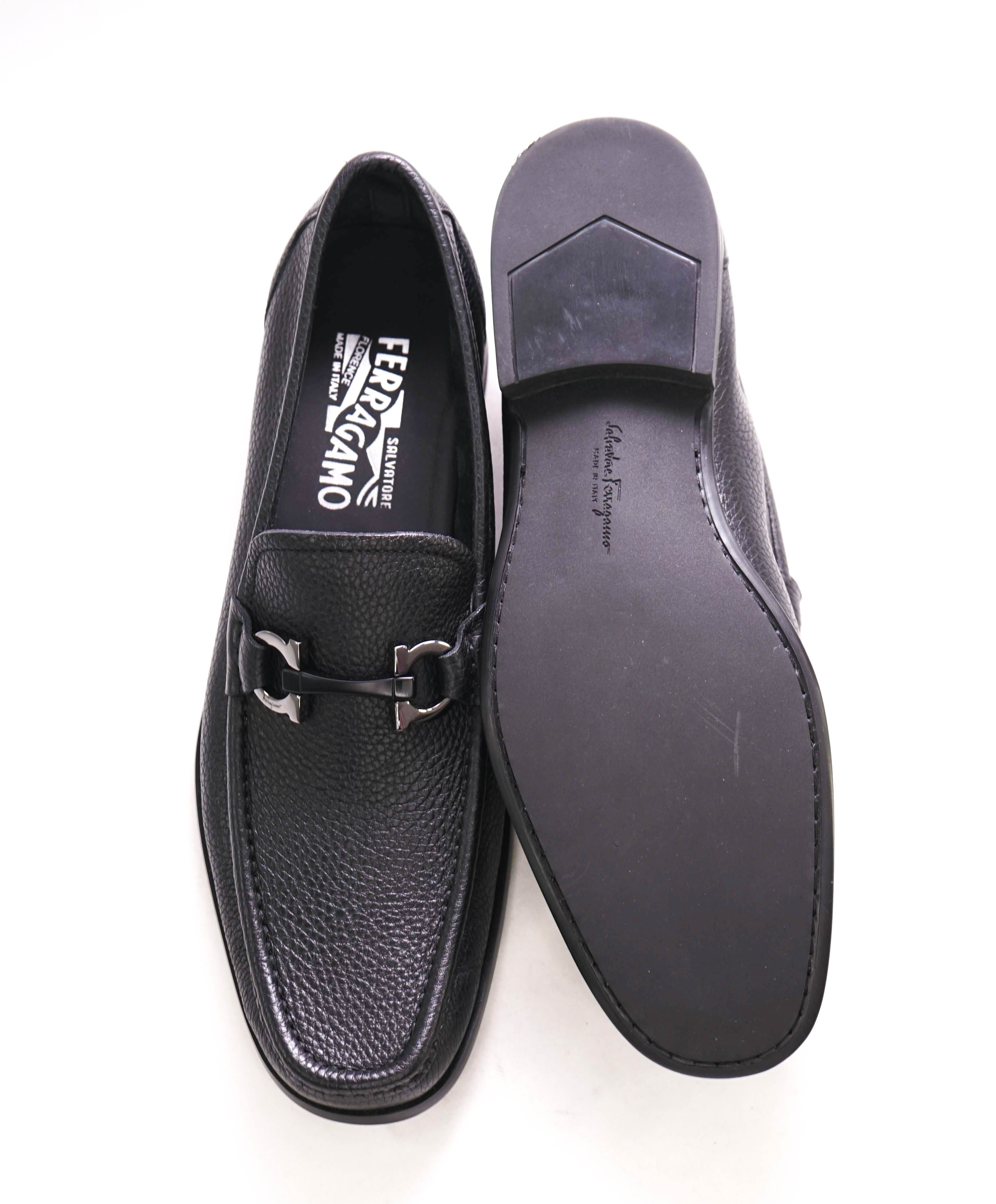 $850 SALVATORE FERRAGAMO - “GRANDIOSO" Gancini Bit Loafer Black Leather - 9.5 D