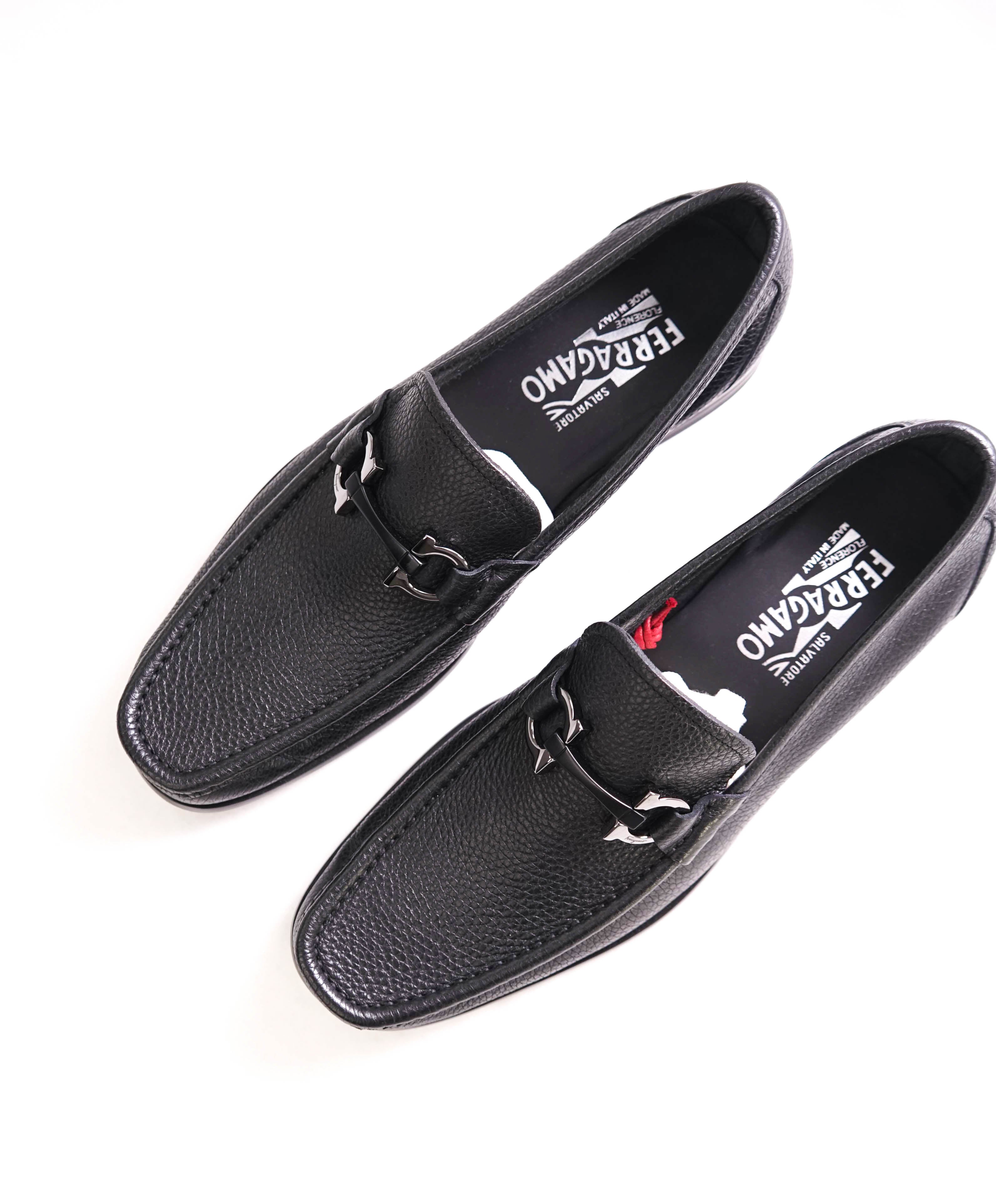 $850 SALVATORE FERRAGAMO - “GRANDIOSO" Gancini Bit Loafer Black Leather - 9.5 D