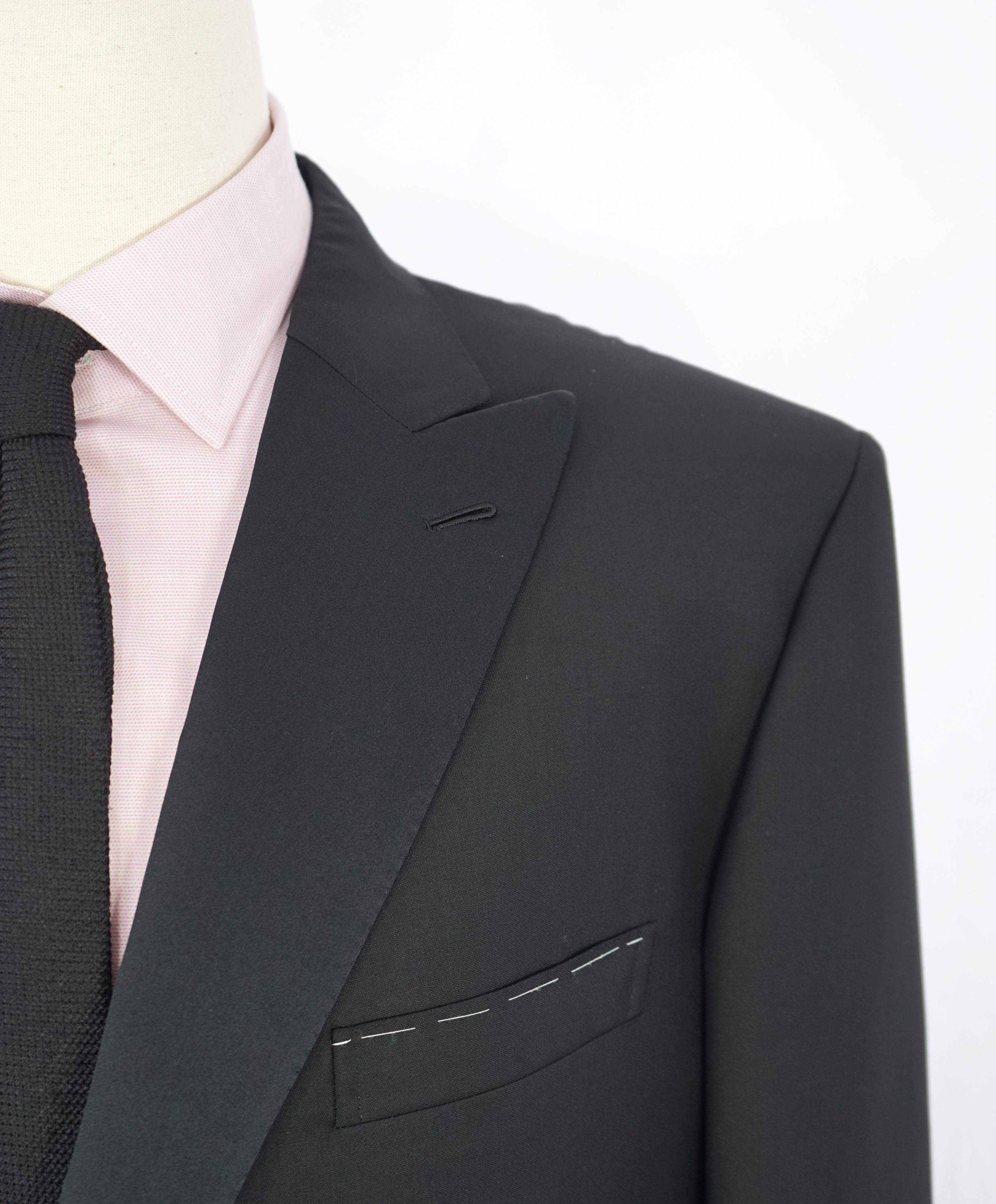 BRIONI - *CELEB FAVORITE* Hand Made Italy Black Peak Lapel Tuxedo - 48R