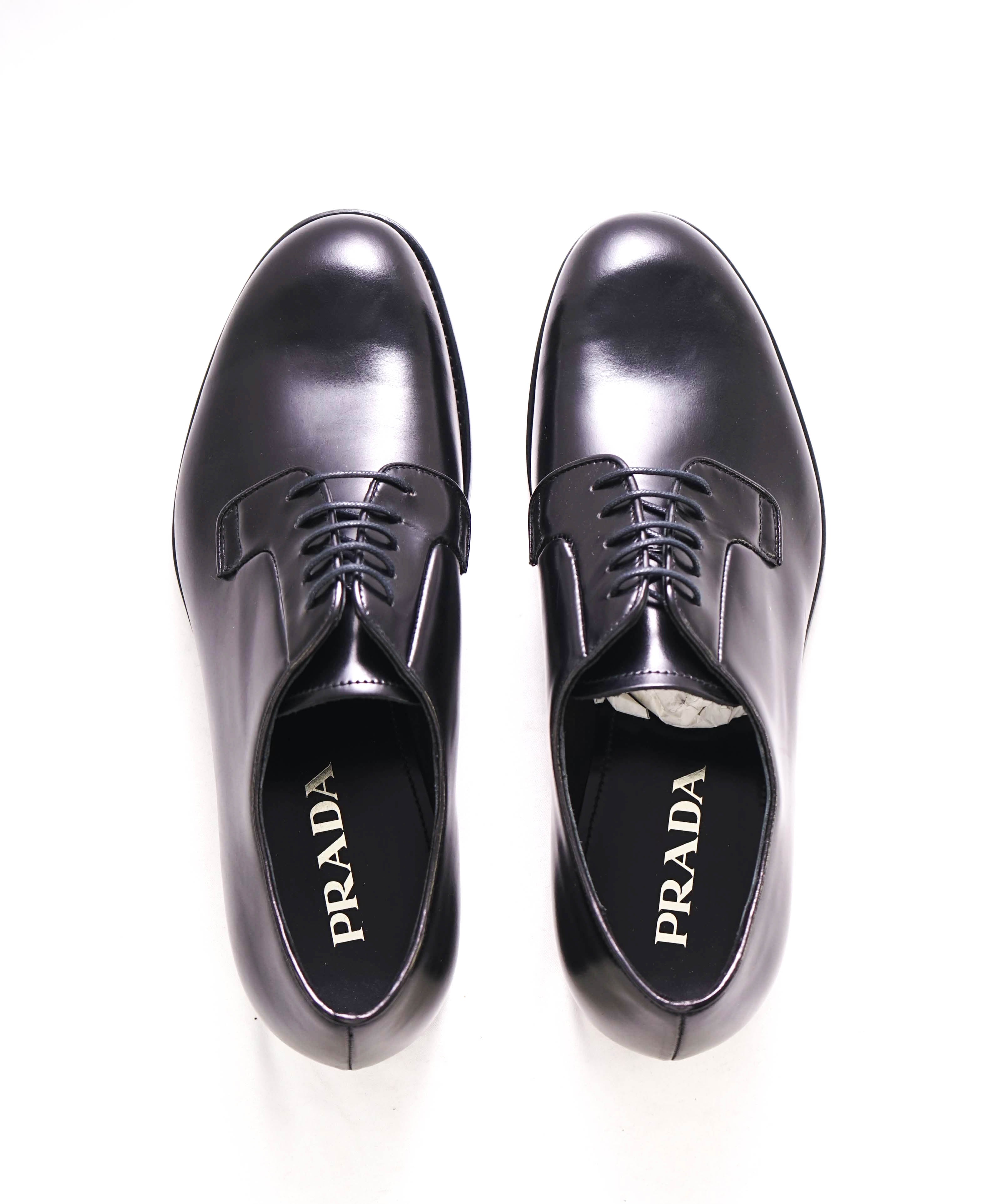 $950 PRADA - Black Brushed Leather Oxfords - 8 US (7 Prada)