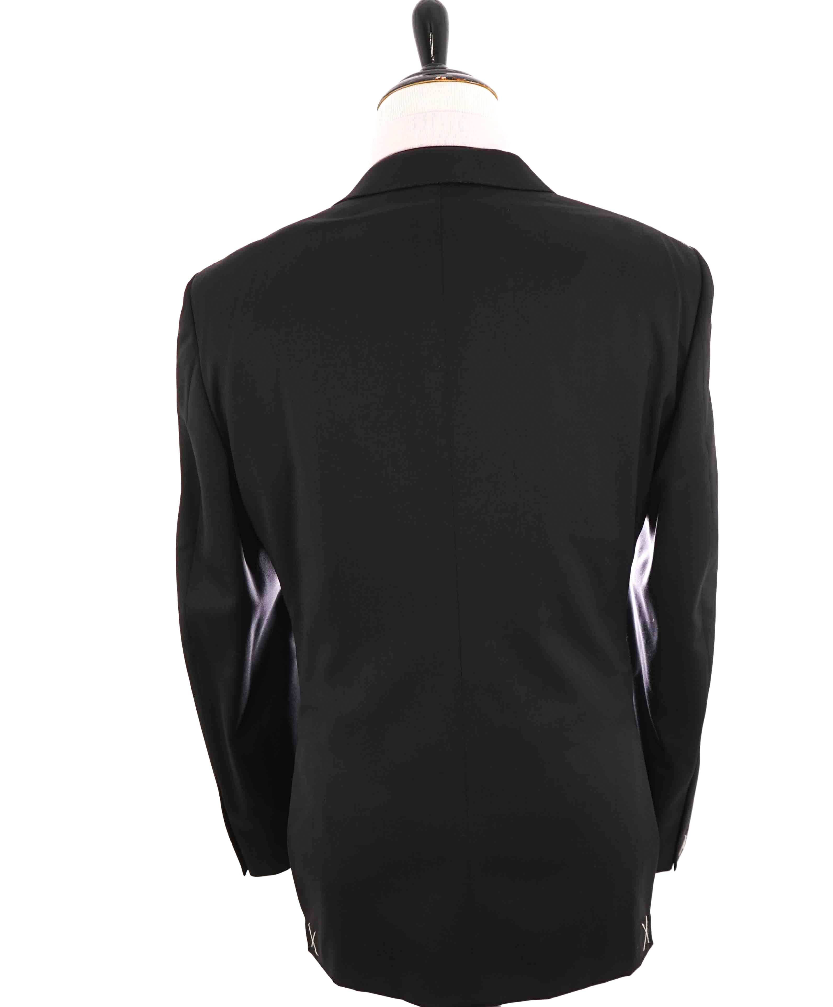 $3,995 ERMENEGILDO ZEGNA-"MULTISEASON" Notch Lapel Black Tuxedo- 44R