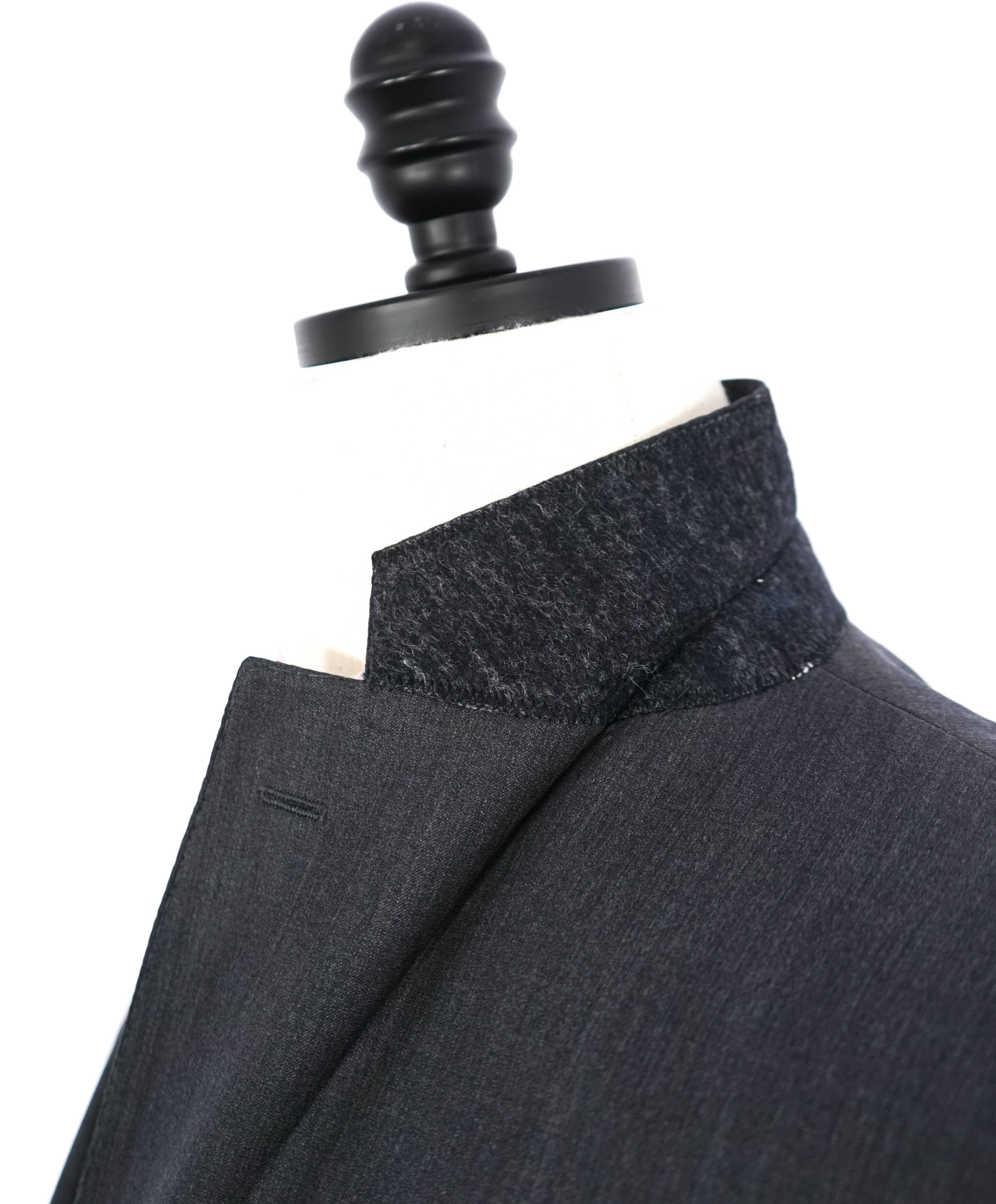 ERMENEGILDO ZEGNA - "TAILORED FIT" SAKS FIFTH AVENUE *SILK* Gray Suit - 40R