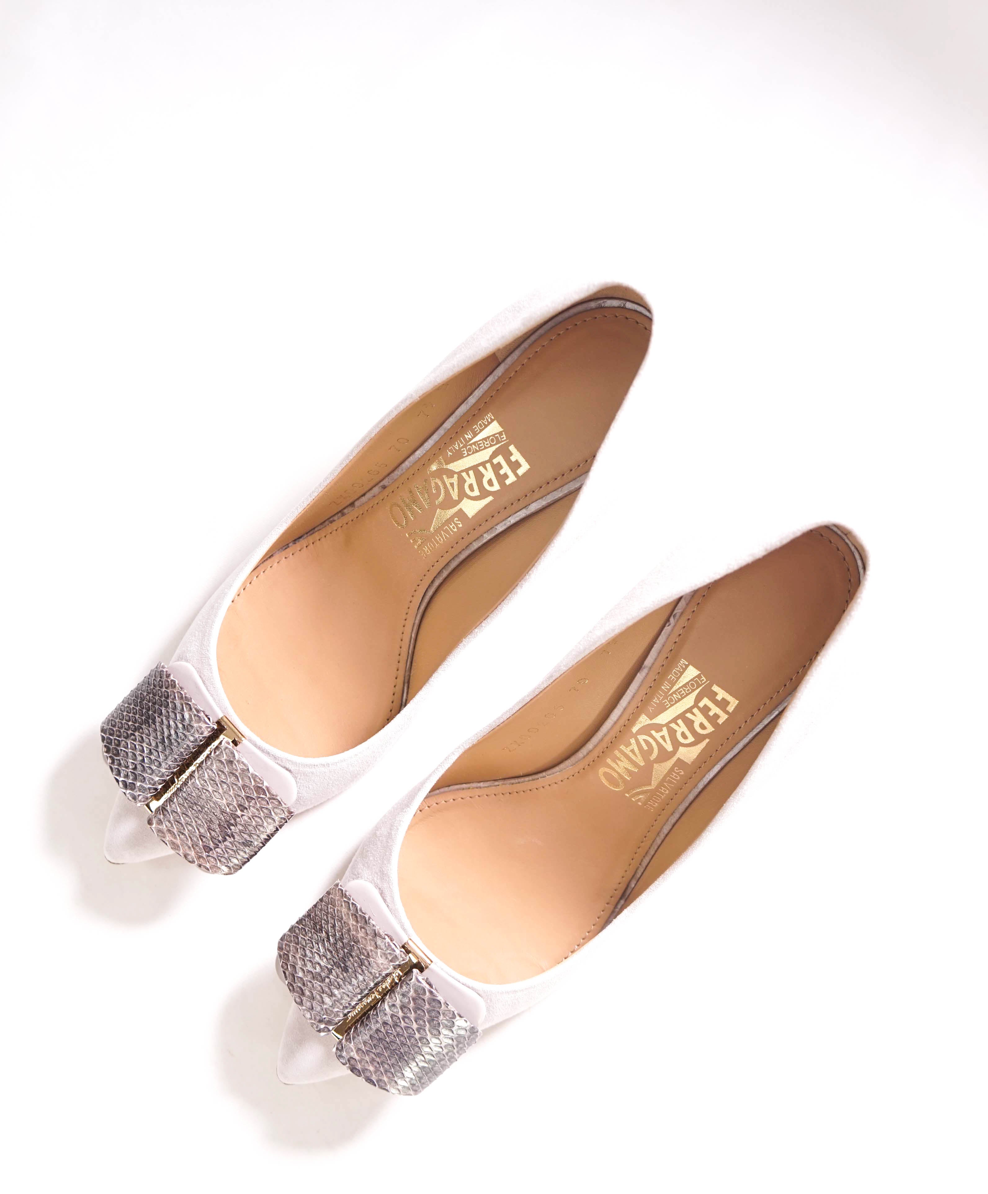 $850 SALVATORE FERRAGAMO - *MIMI' 70 VARA 7cm Neutral Suede Heel - 7.5 B US (WOMEN)