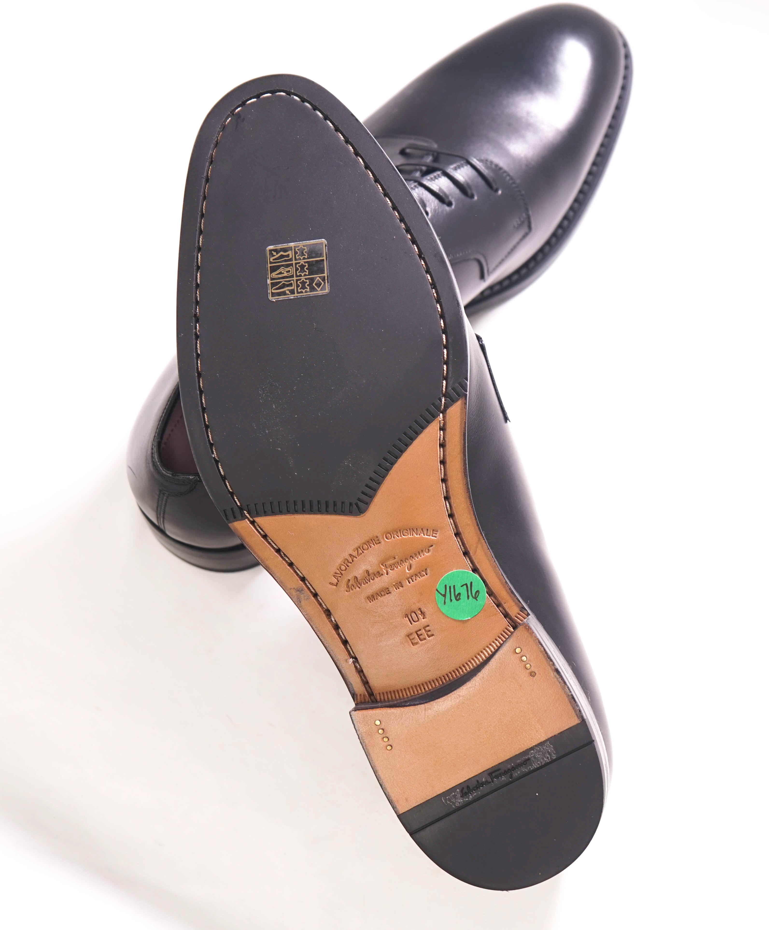$895 SALVATORE FERRAGAMO - Black Leather Smooth Vamp Lace-Up Oxford - 10.5