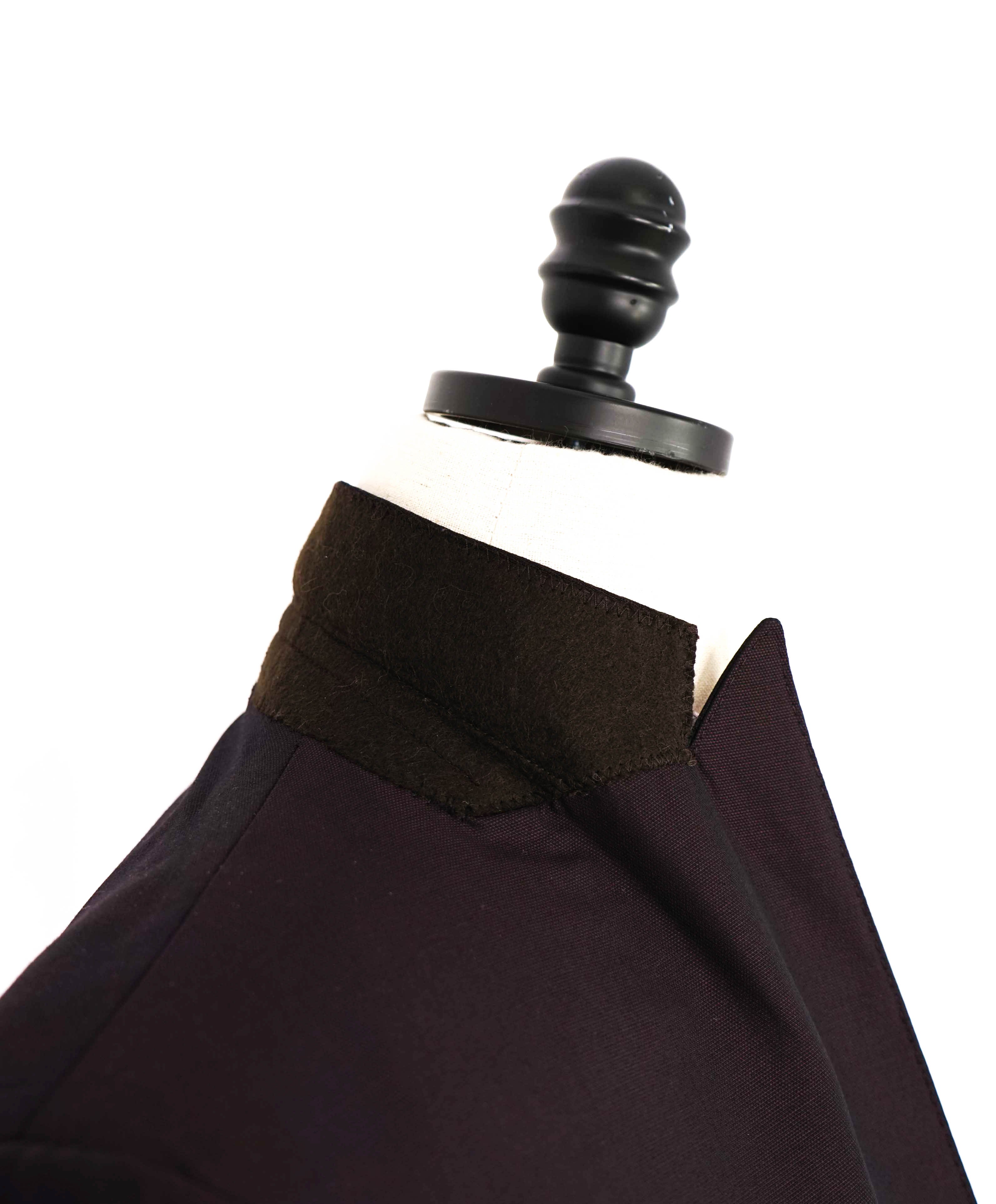 $1,995 ARMANI COLLEZIONI - "M Line" 2-Btn Burgundy Dinner Jacket Blazer - 42R