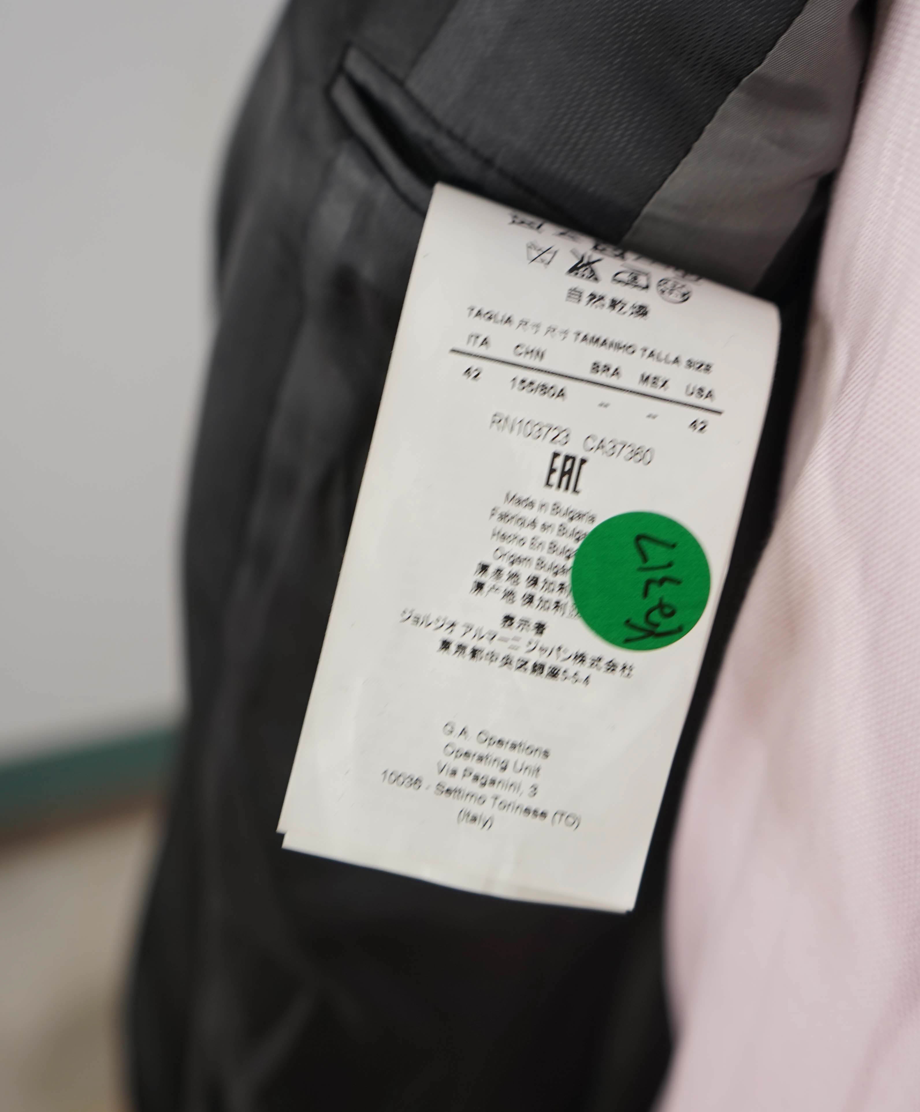 $1,995 ARMANI COLLEZIONI - "M Line" 2-Btn Burgundy Dinner Jacket Blazer - 42R