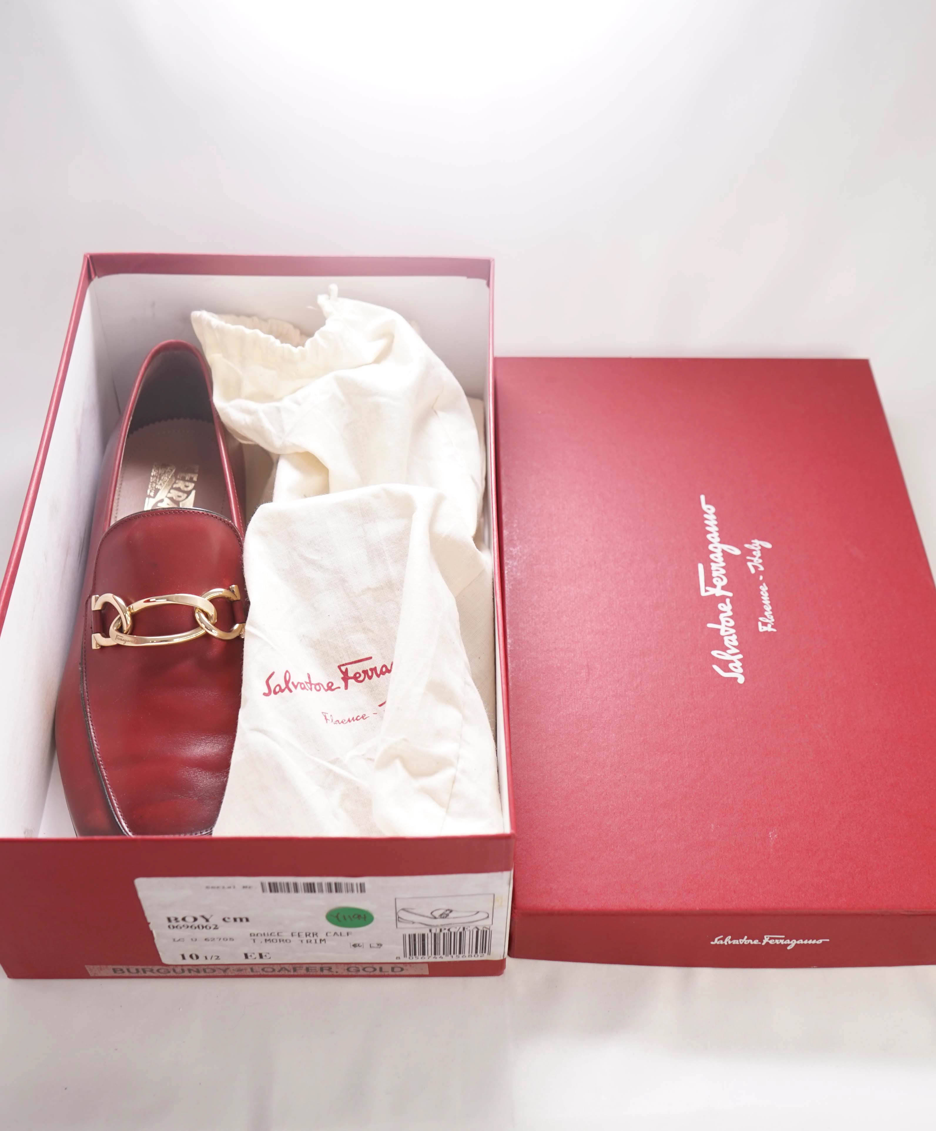$700 SALVATORE FERRAGAMO - *BOY 2 * Chain Bit Sleek Logo Loafer - 10.5 EE US
