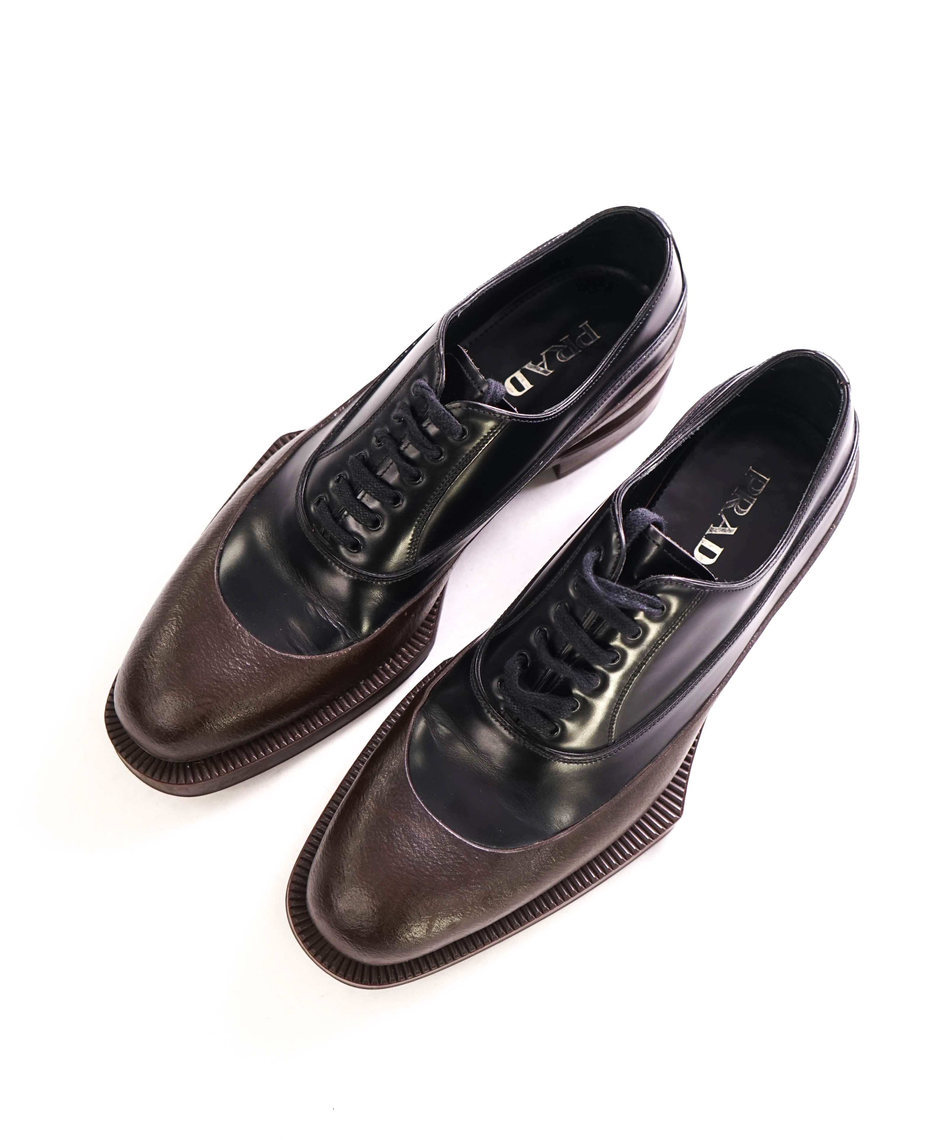 $1,320 PRADA - Black/Brown Leather Mixed-Media Lug Sole Oxfords - 8 US (7 Prada)