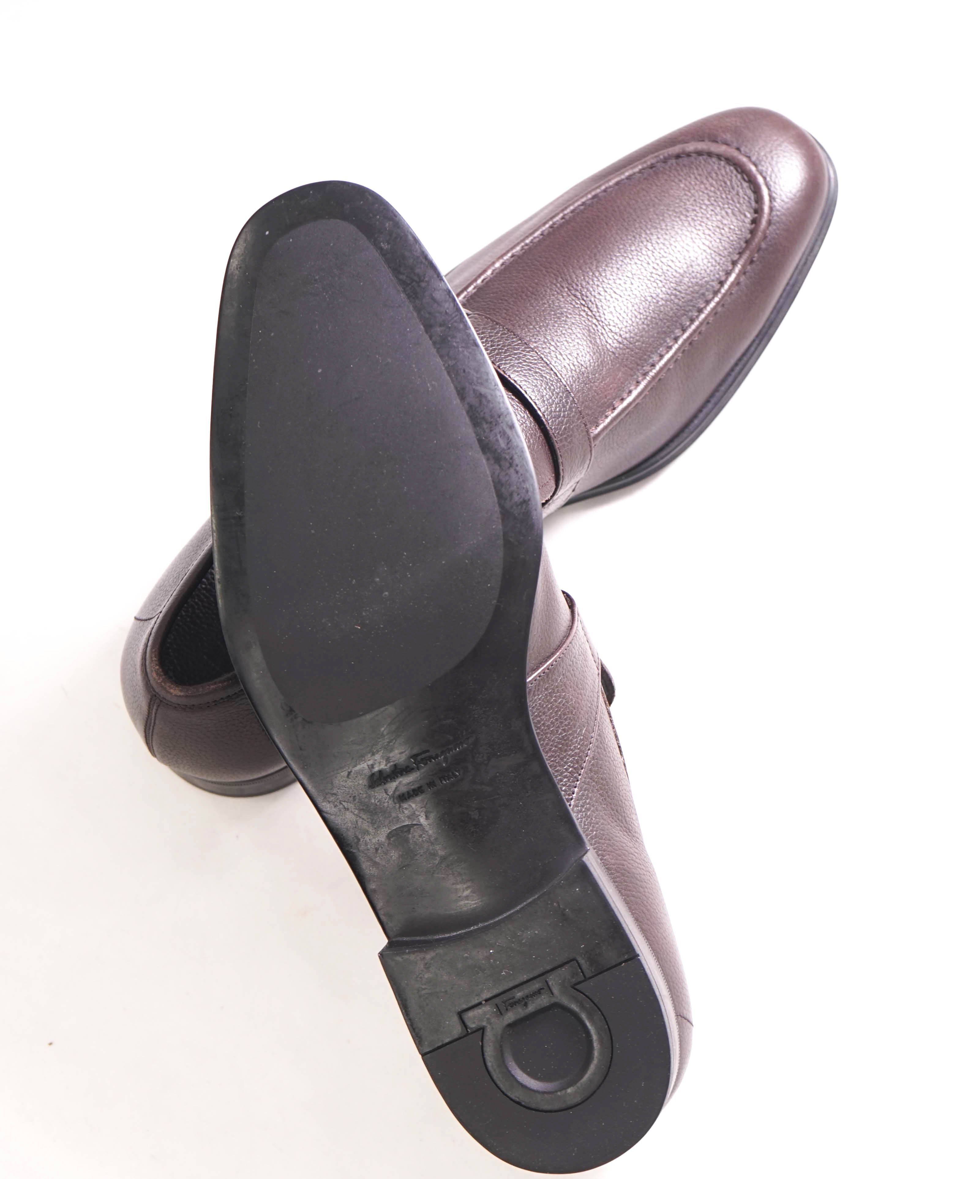 $850 SALVATORE FERRAGAMO - "SARDEGNA" Brown Pebbled Leather Loafers - 8.5 D