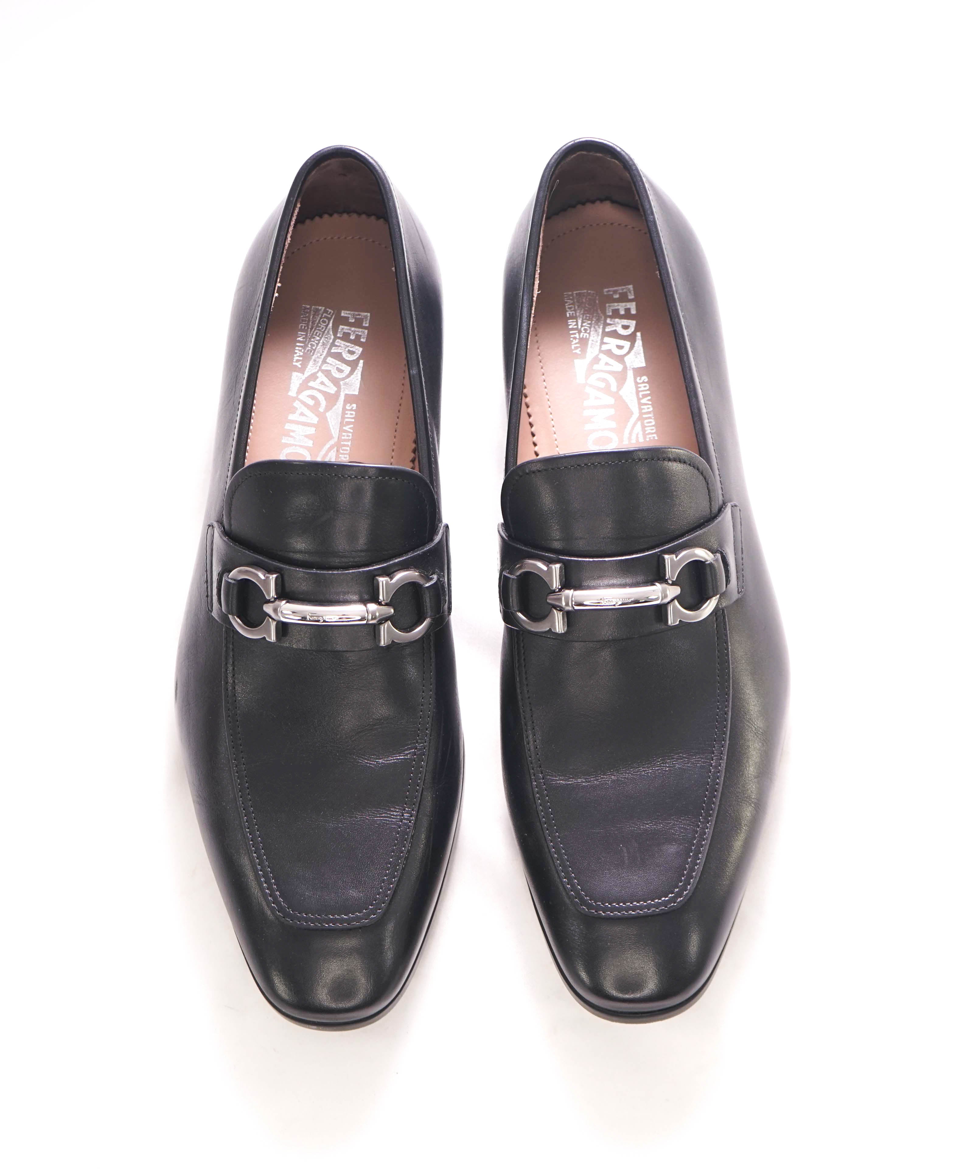 $850 SALVATORE FERRAGAMO - "BENFORD" Black Logo Bit Front Loafer - 8.5 EE US