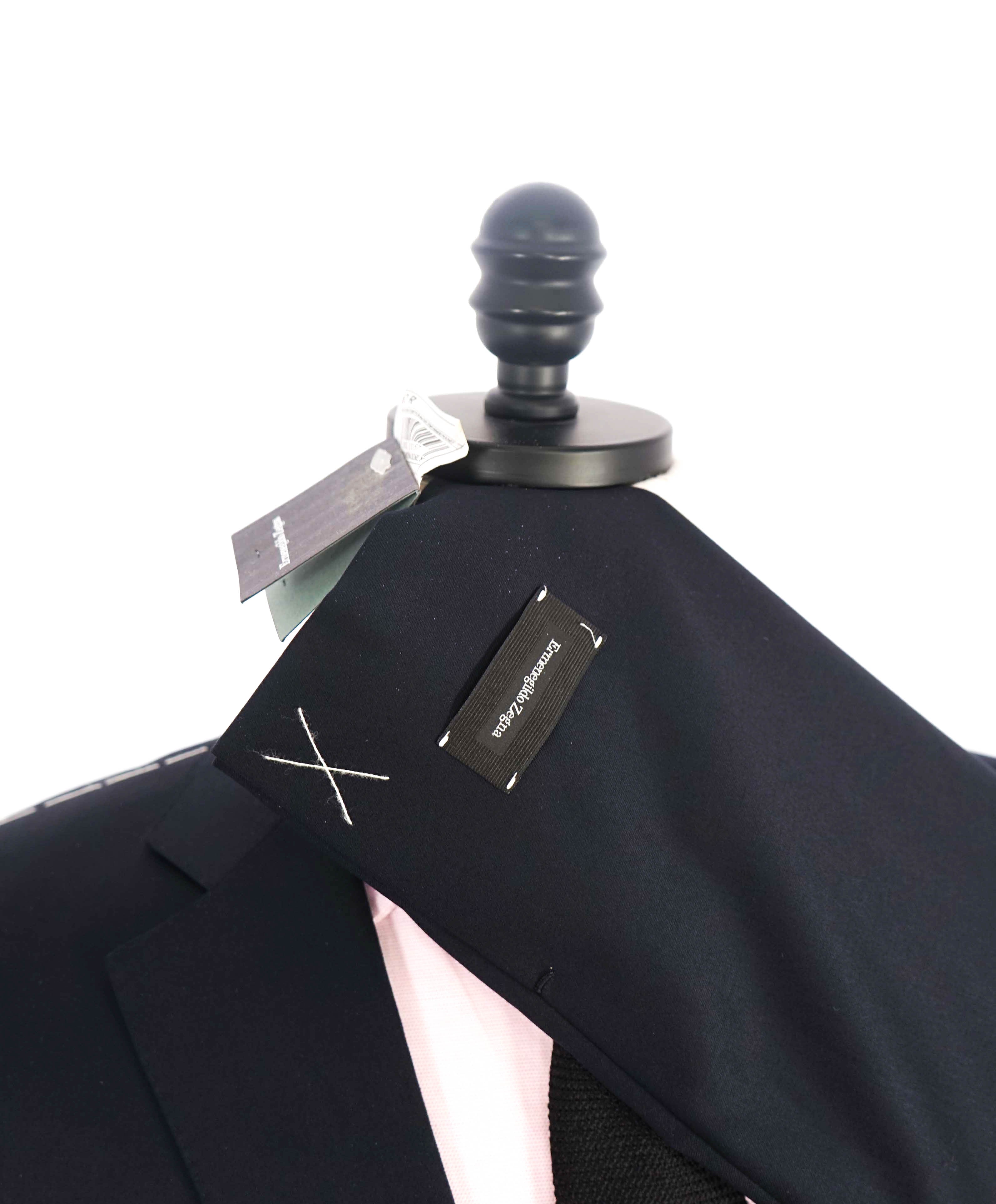 $3,250 ERMENEGILDO ZEGNA - "MICRONSPHERE" *Closet Staple* Navy Suit - 46R