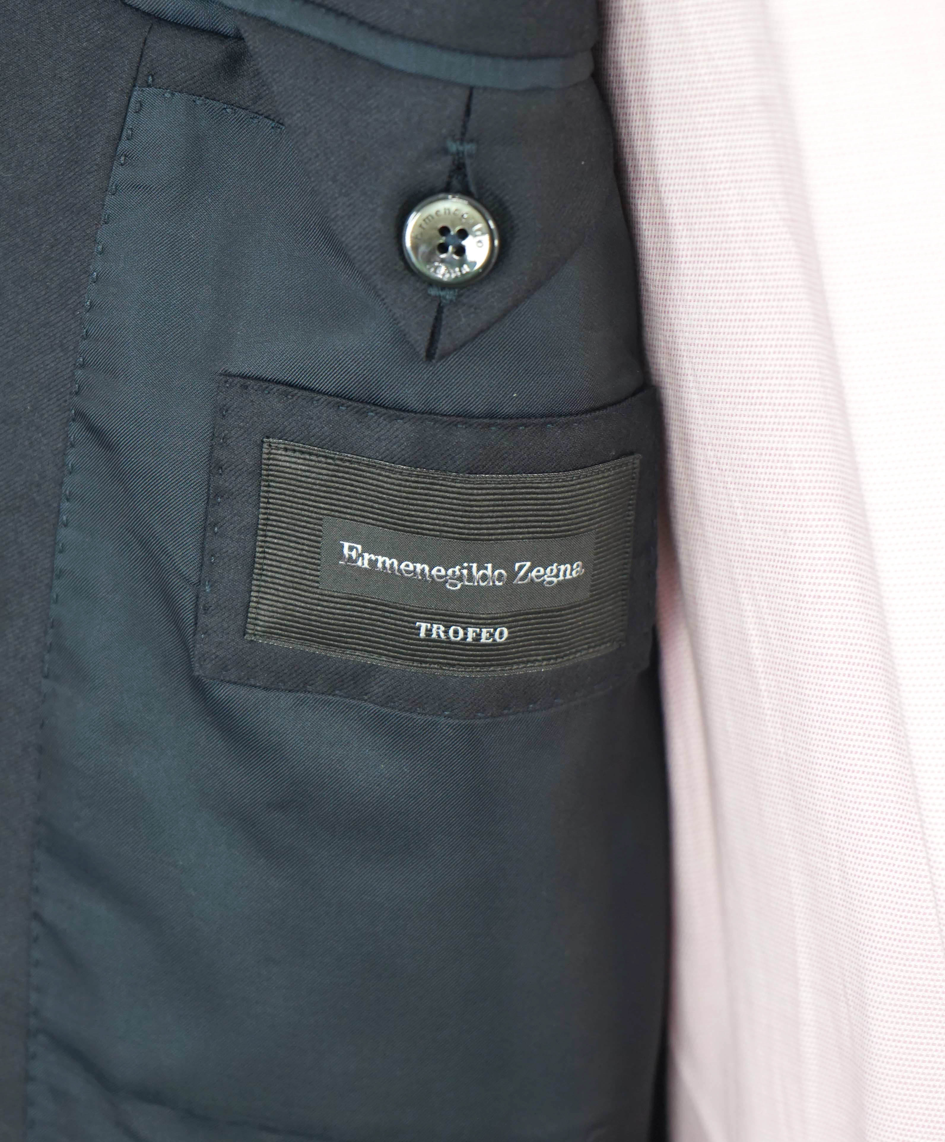 $3,495 ERMENEGILDO ZEGNA -"TROFEO" Classic Solid Navy Blazer - 44L