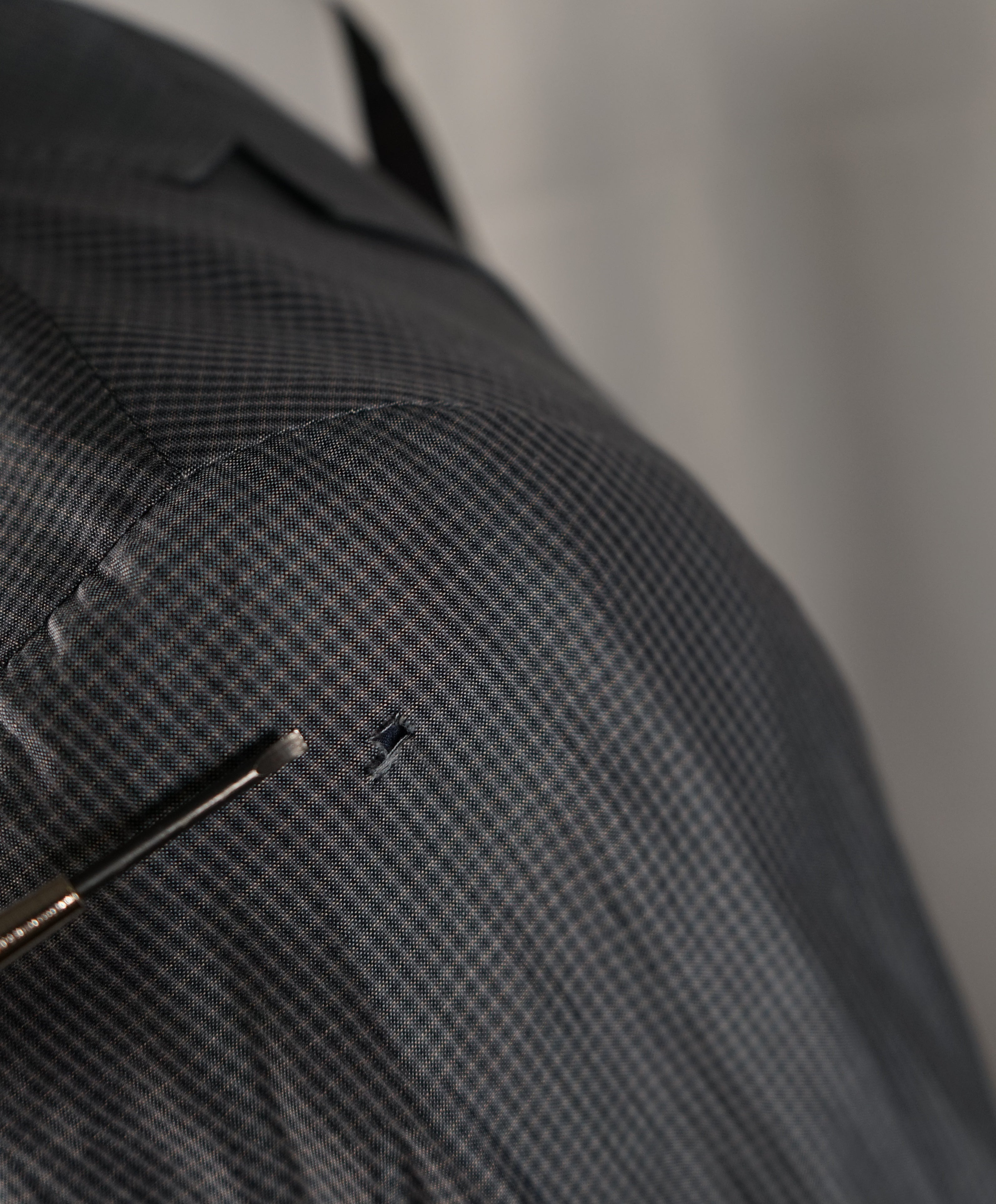 Z ZEGNA - Sharkskin Plaid Wool/Cotton Partially Lined Suit - 38R DAMAGED