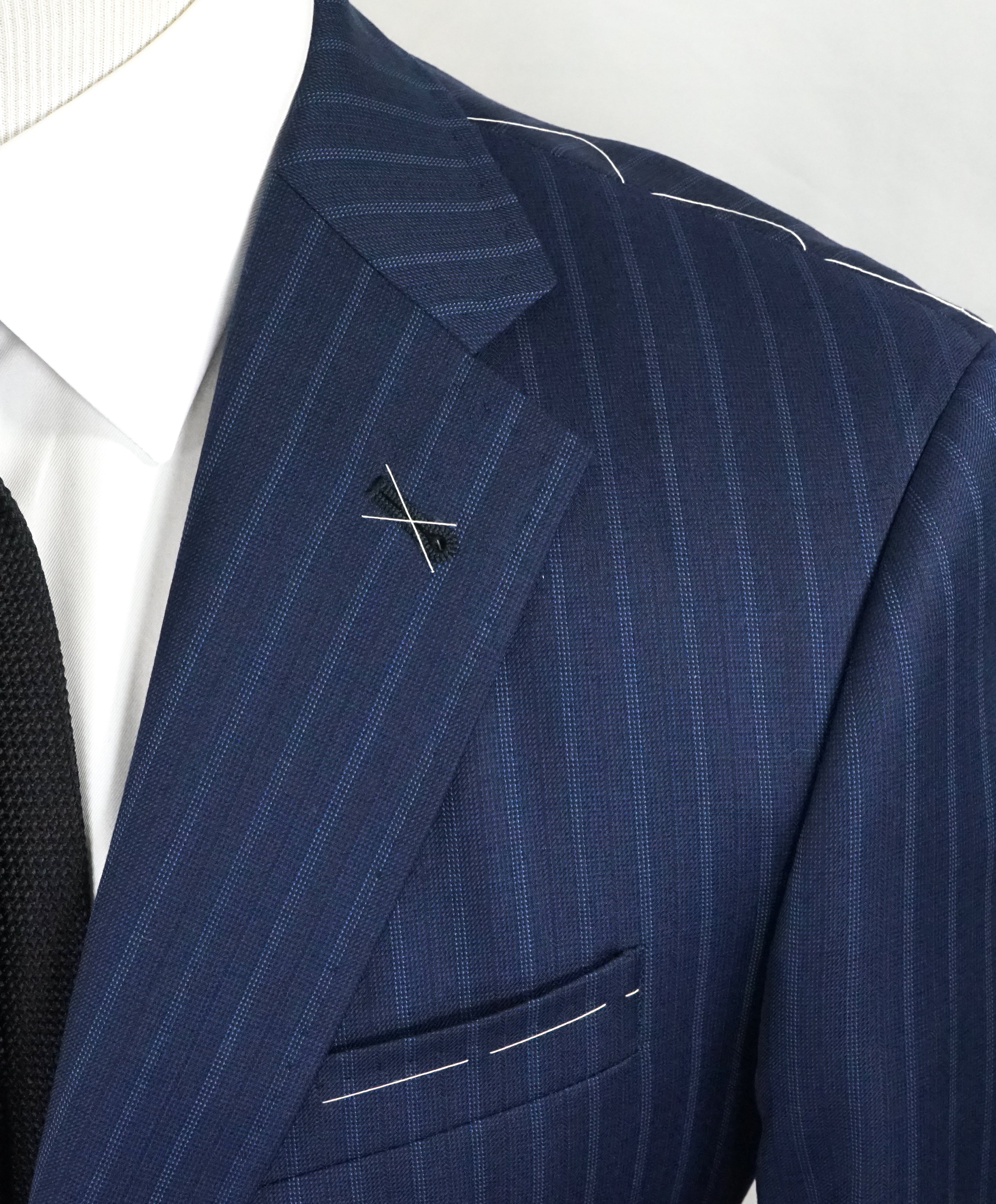 ARMANI COLLEZIONI - “Su Misura” ITALY Wool Bold Stripe Slim Suit - 38R