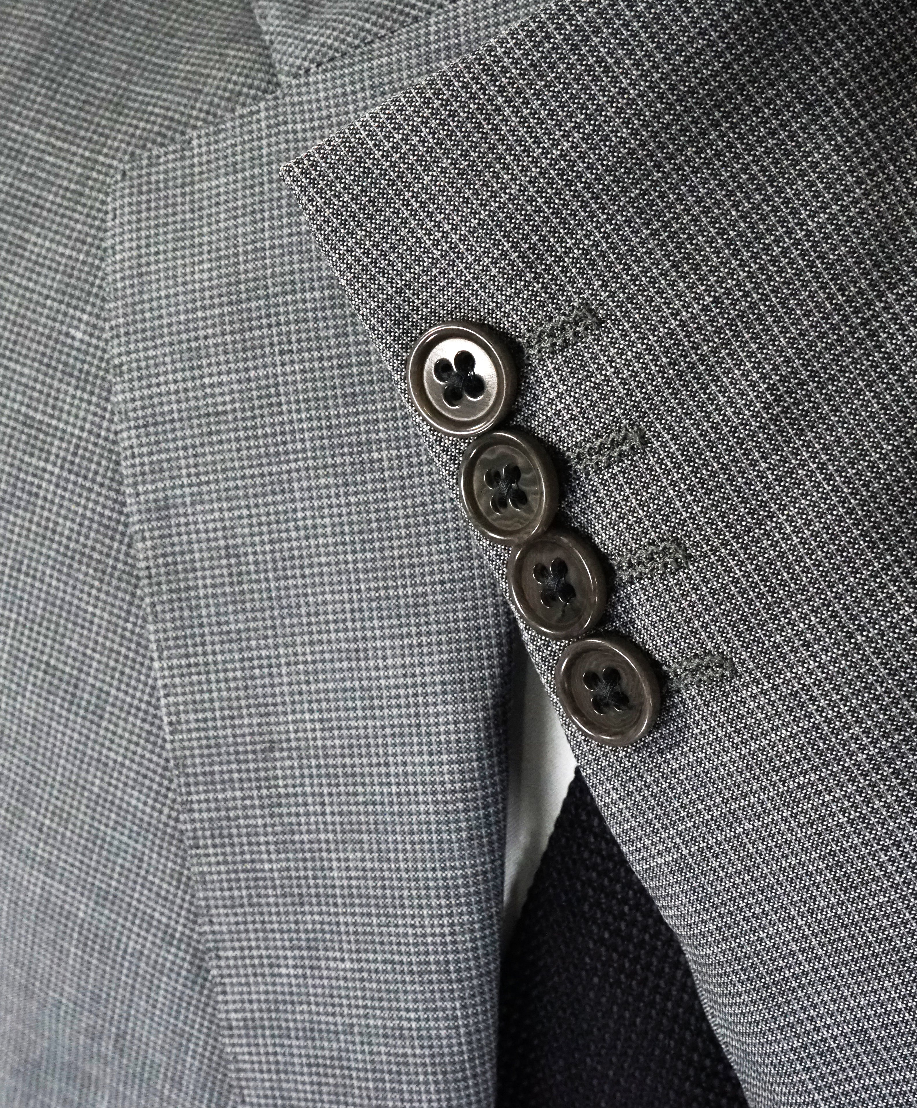 ARMANI COLLEZIONI - “G Line” Gray Micro Check Plaid Notch Lapel Blazer - 46R