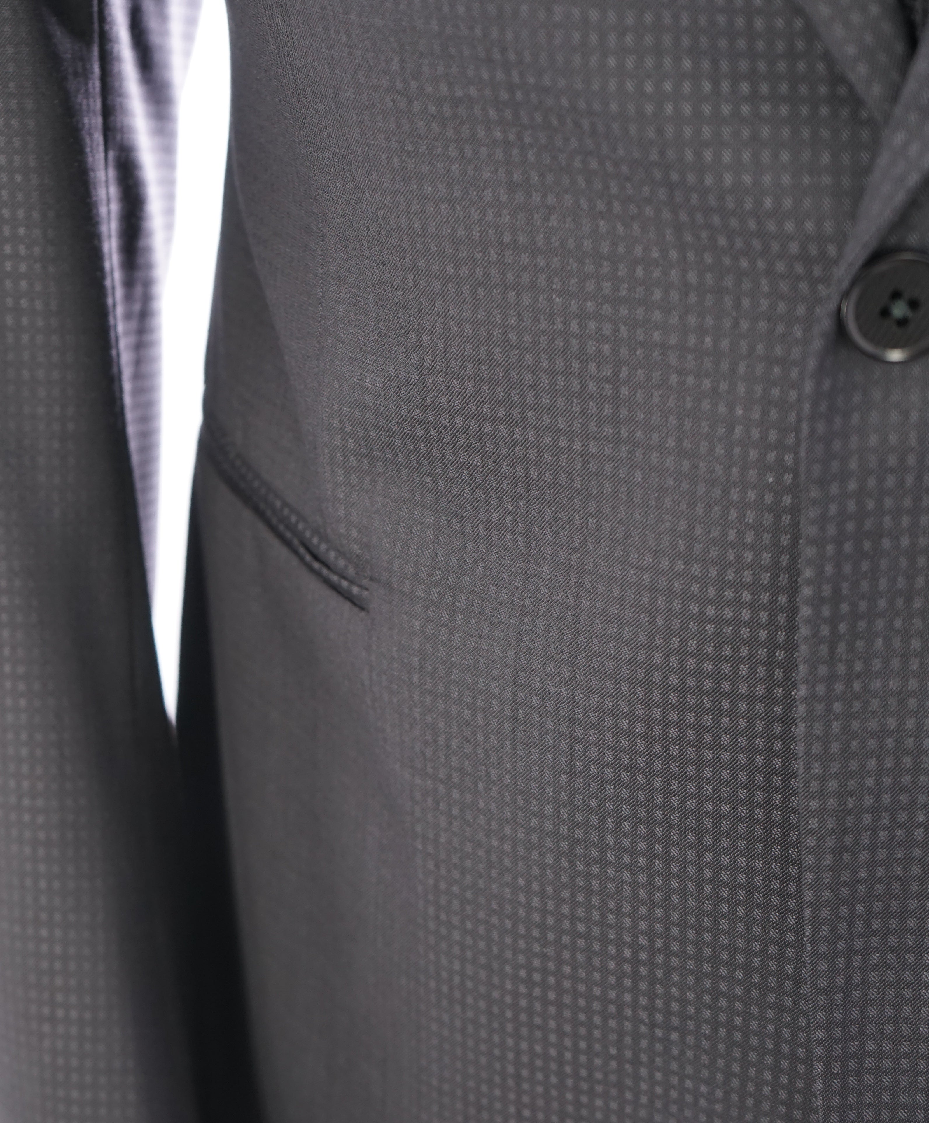 ARMANI COLLEZIONI - “M Line” Slim Gray Geometric Check 1-Button Suit - 40R
