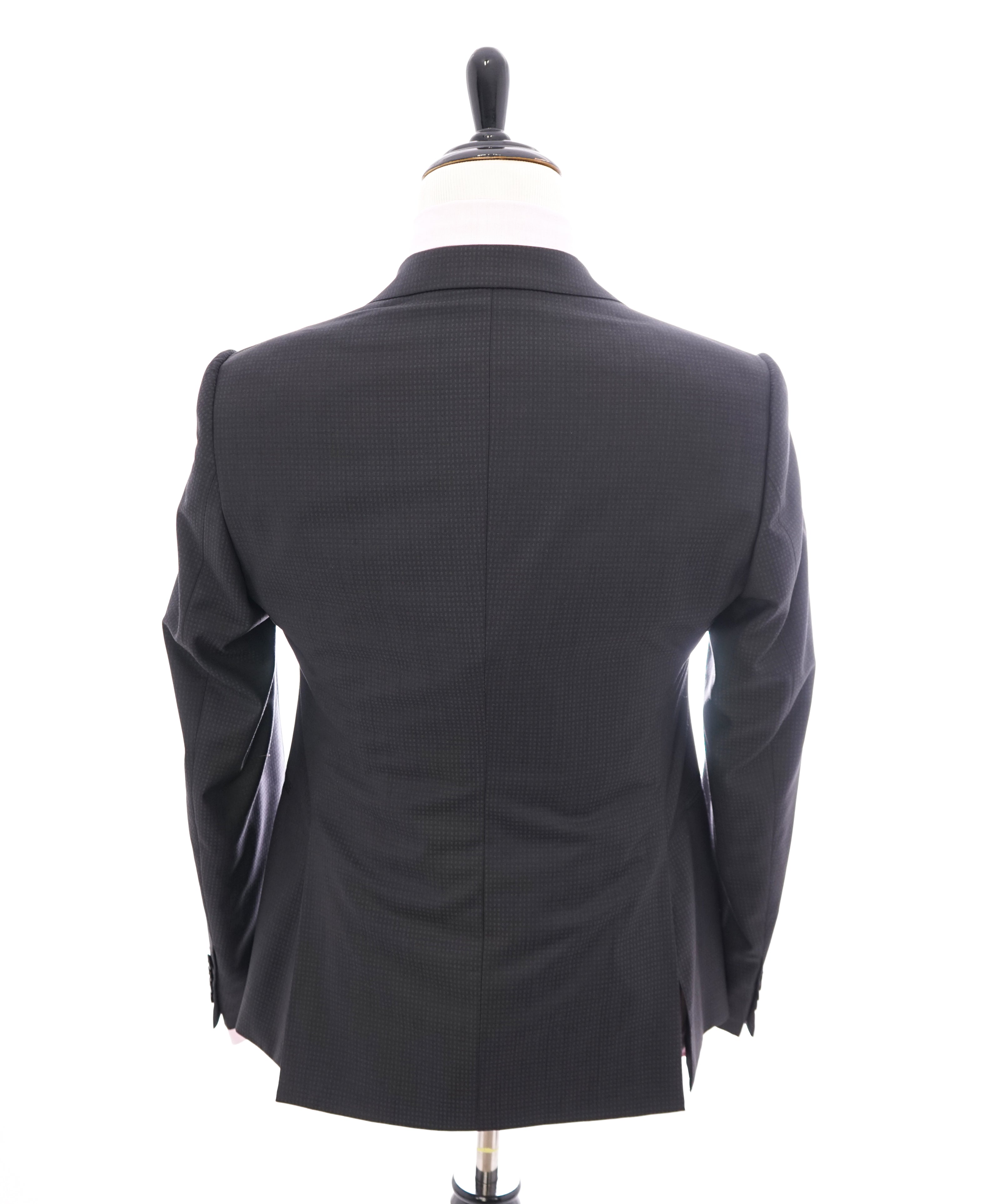 ARMANI COLLEZIONI - “M Line” Slim Gray Geometric Check 1-Button Suit - 40R