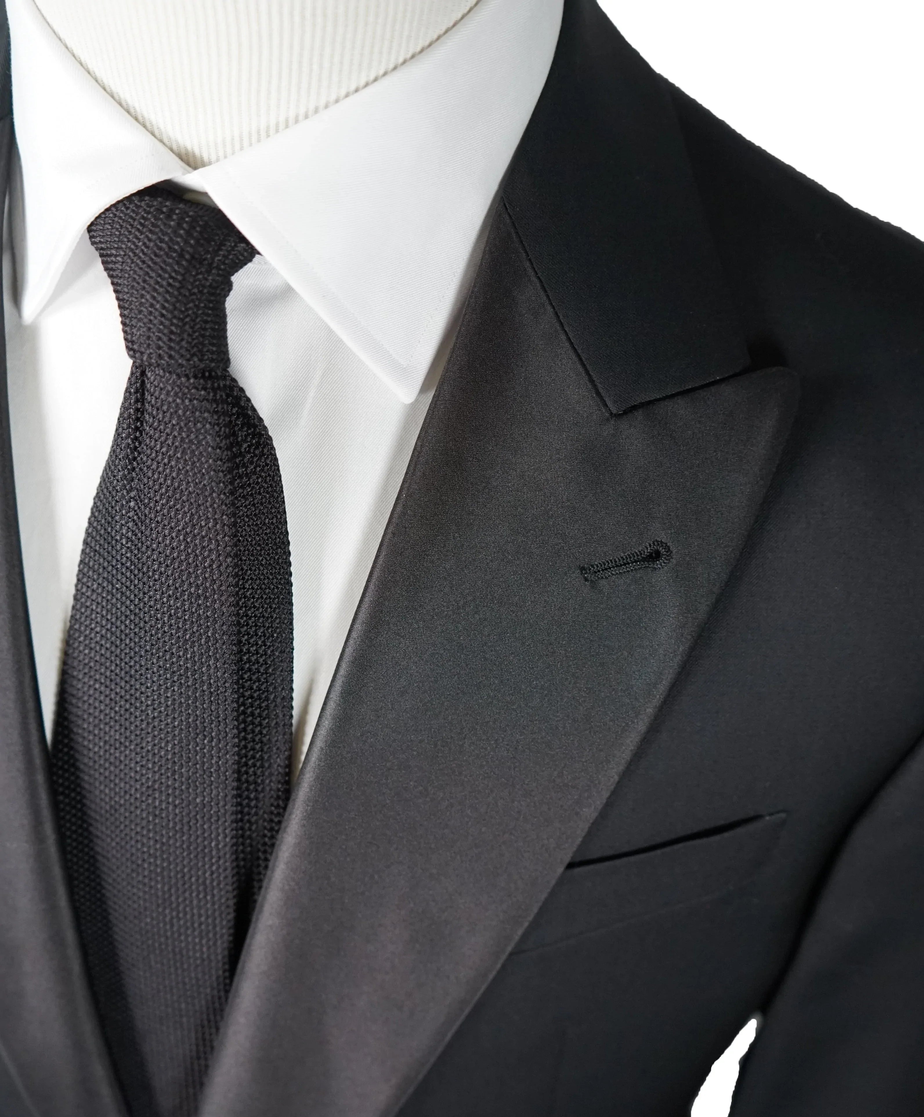 $2,095 ARMANI COLLEZIONI - “G Line” Wide Peak Lapel Tuxedo Suit - 40L