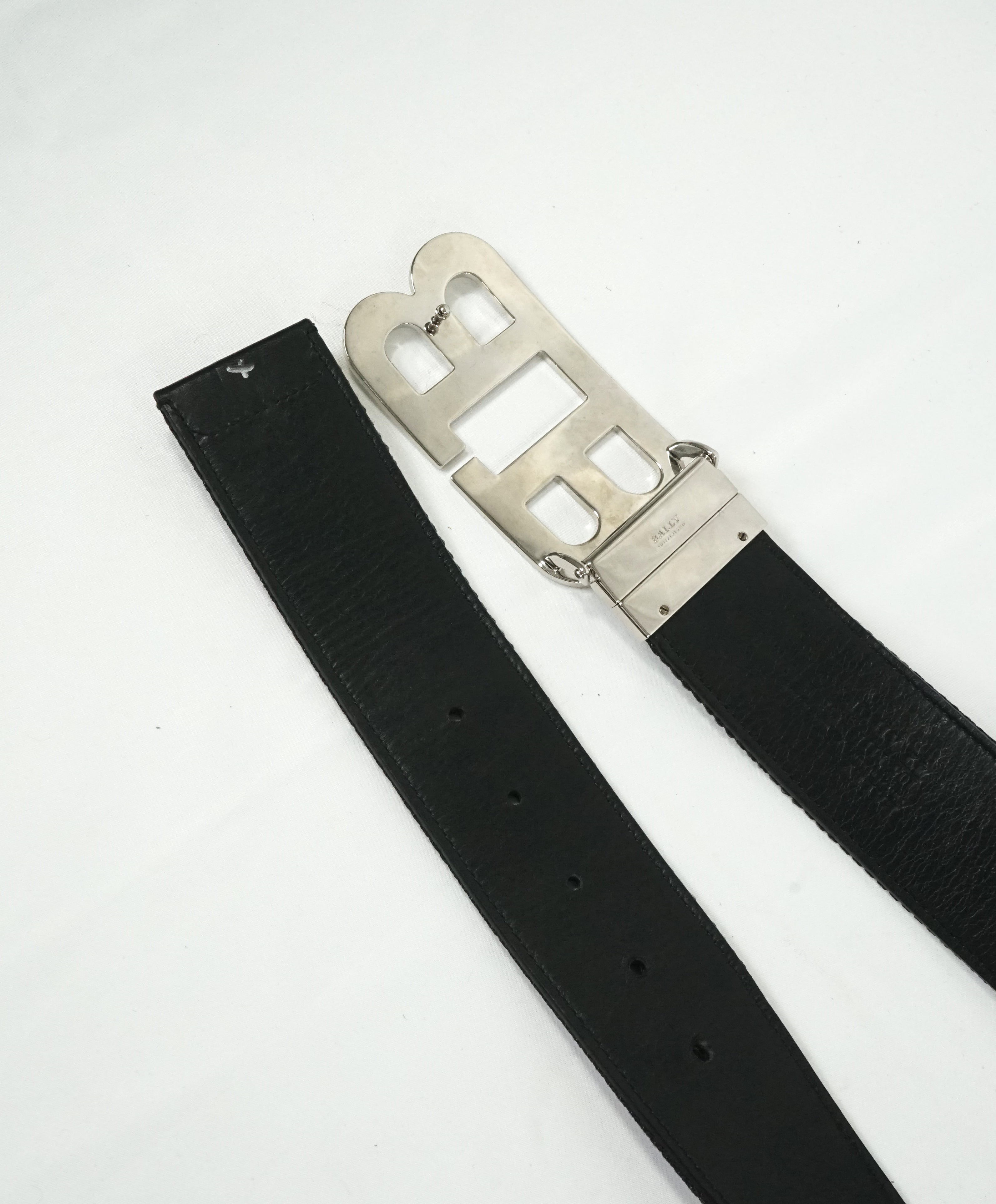 BALLY - Mirror "B" Buckle LOGO Fabric strap Reversible Belt - 42W (105)