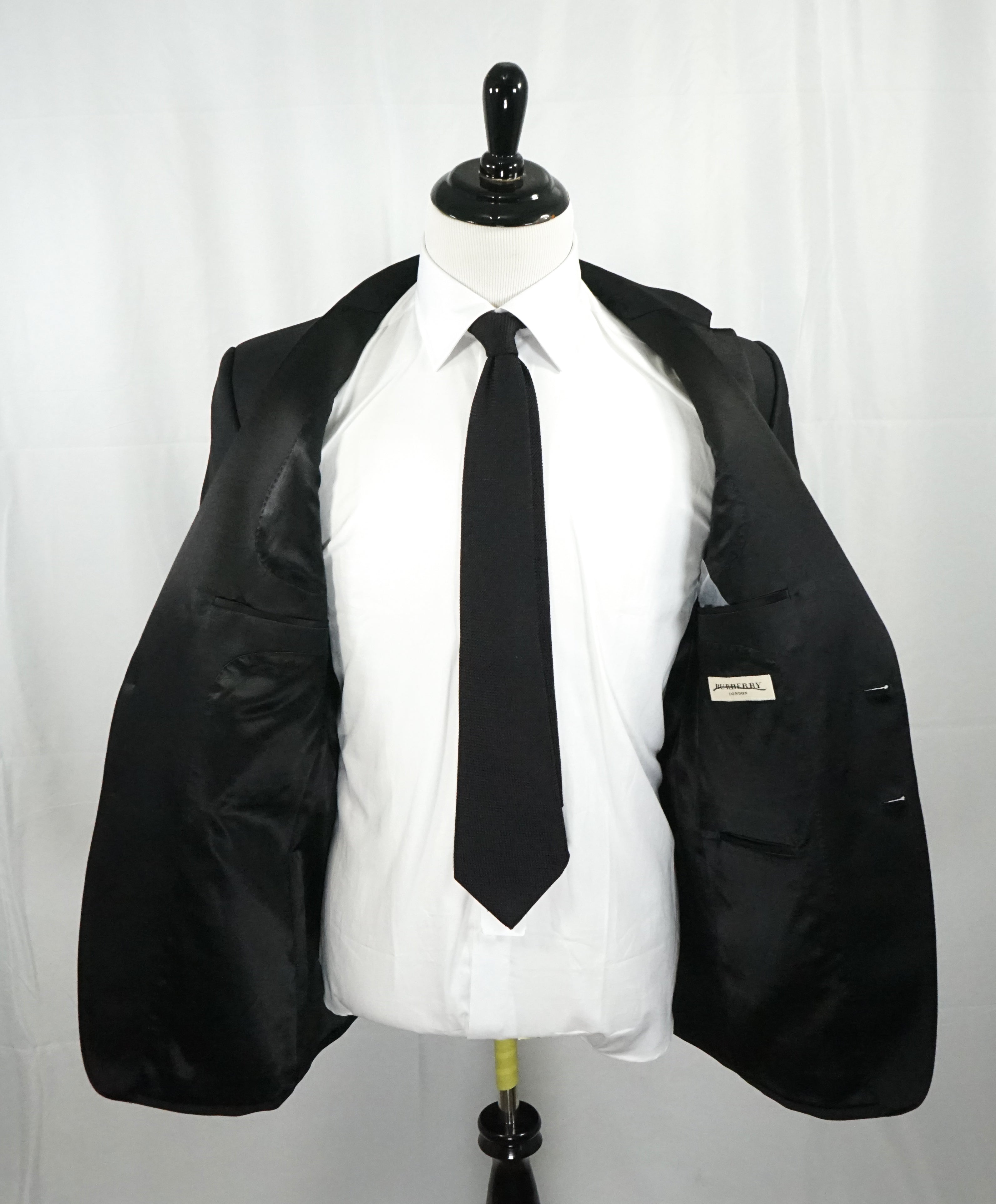 BURBERRY LONDON - Made In Italy Wool & Mohair Tuxedo Suit - 44R