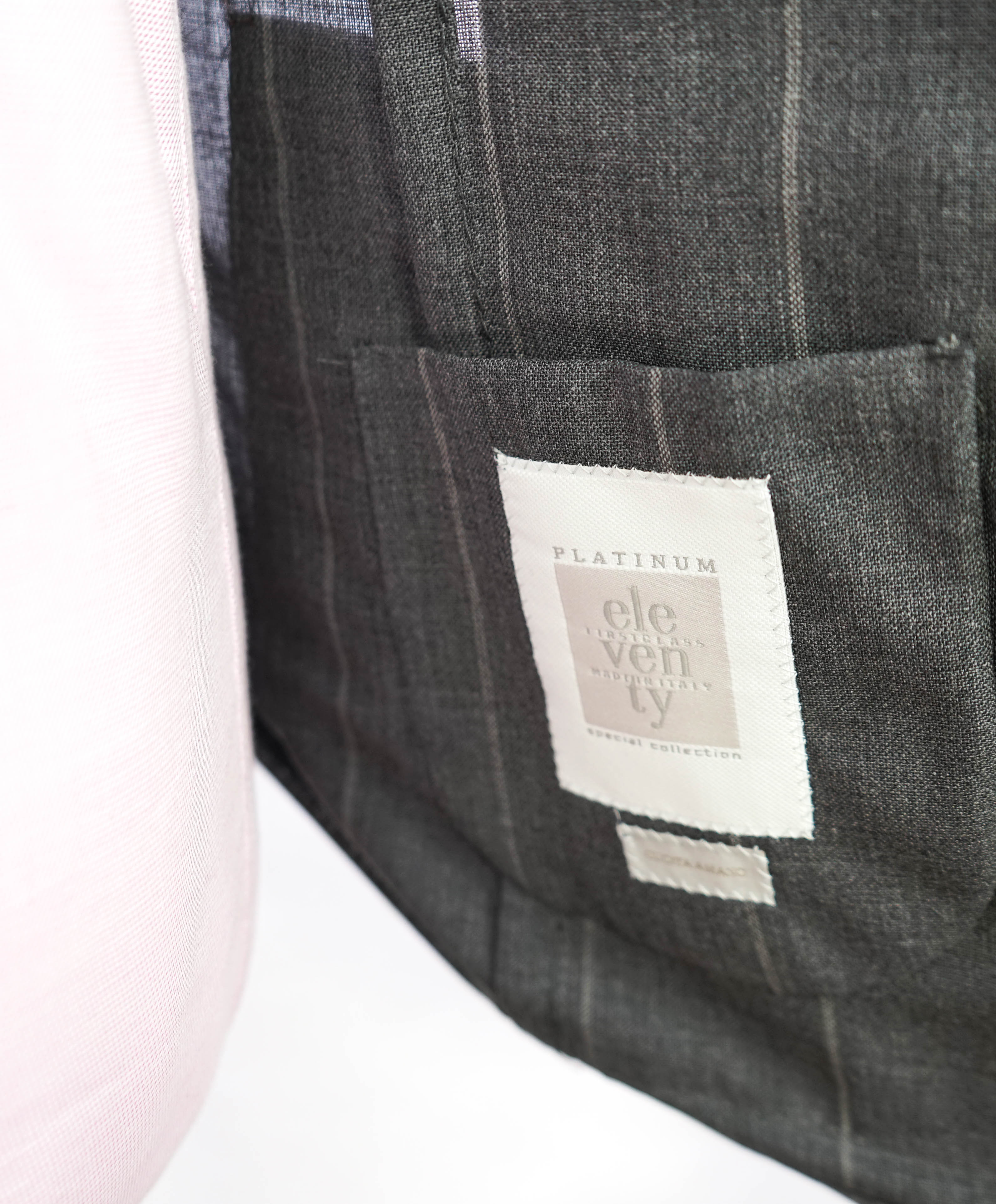 ELEVENTY - ERMENEGILDO ZEGNA Mohair *14 MICRONS* Blazer - 44US