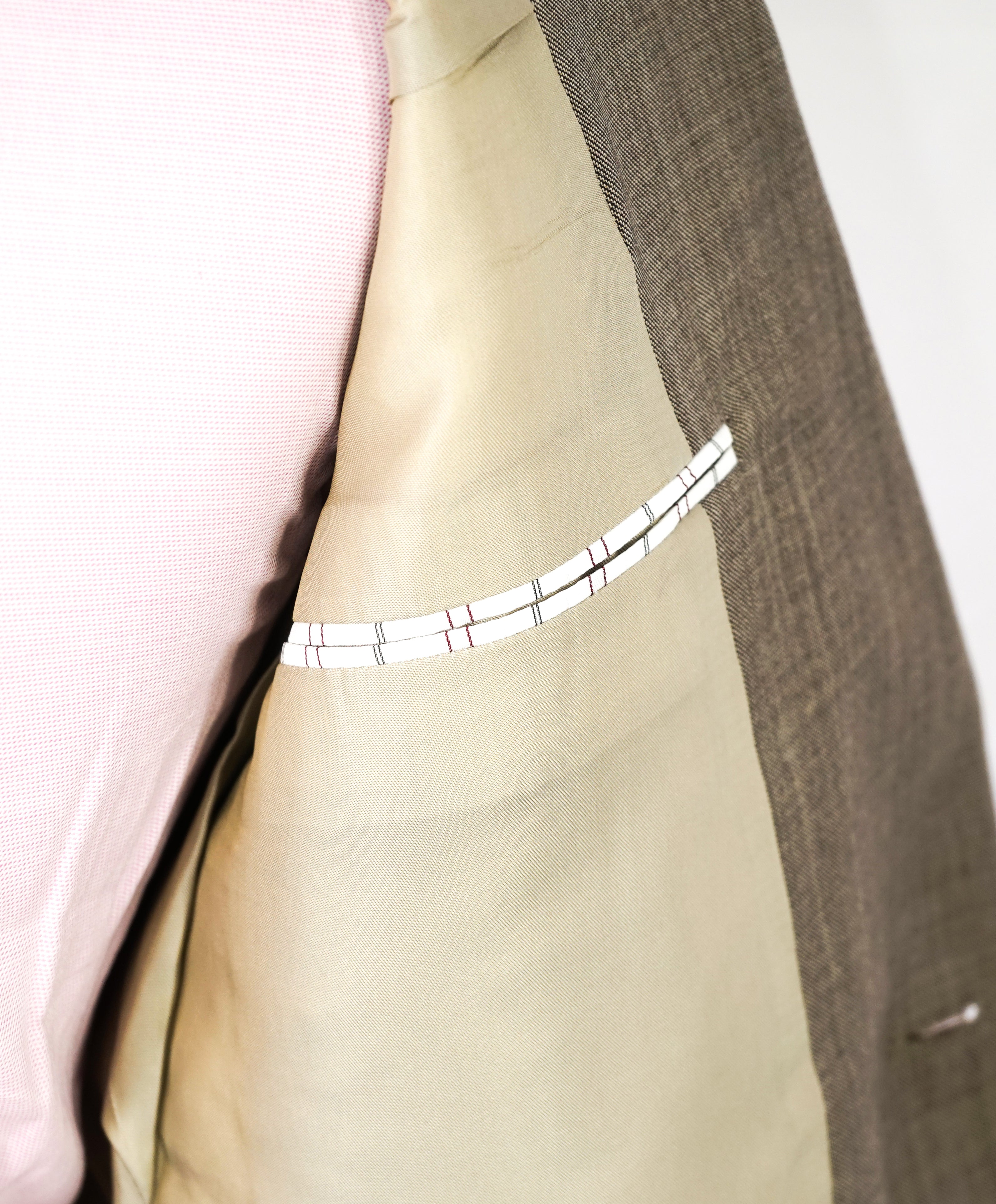 HICKEY FREEMAN - Sand Beige "Milburn ii" Notch Lapel Suit - 46L