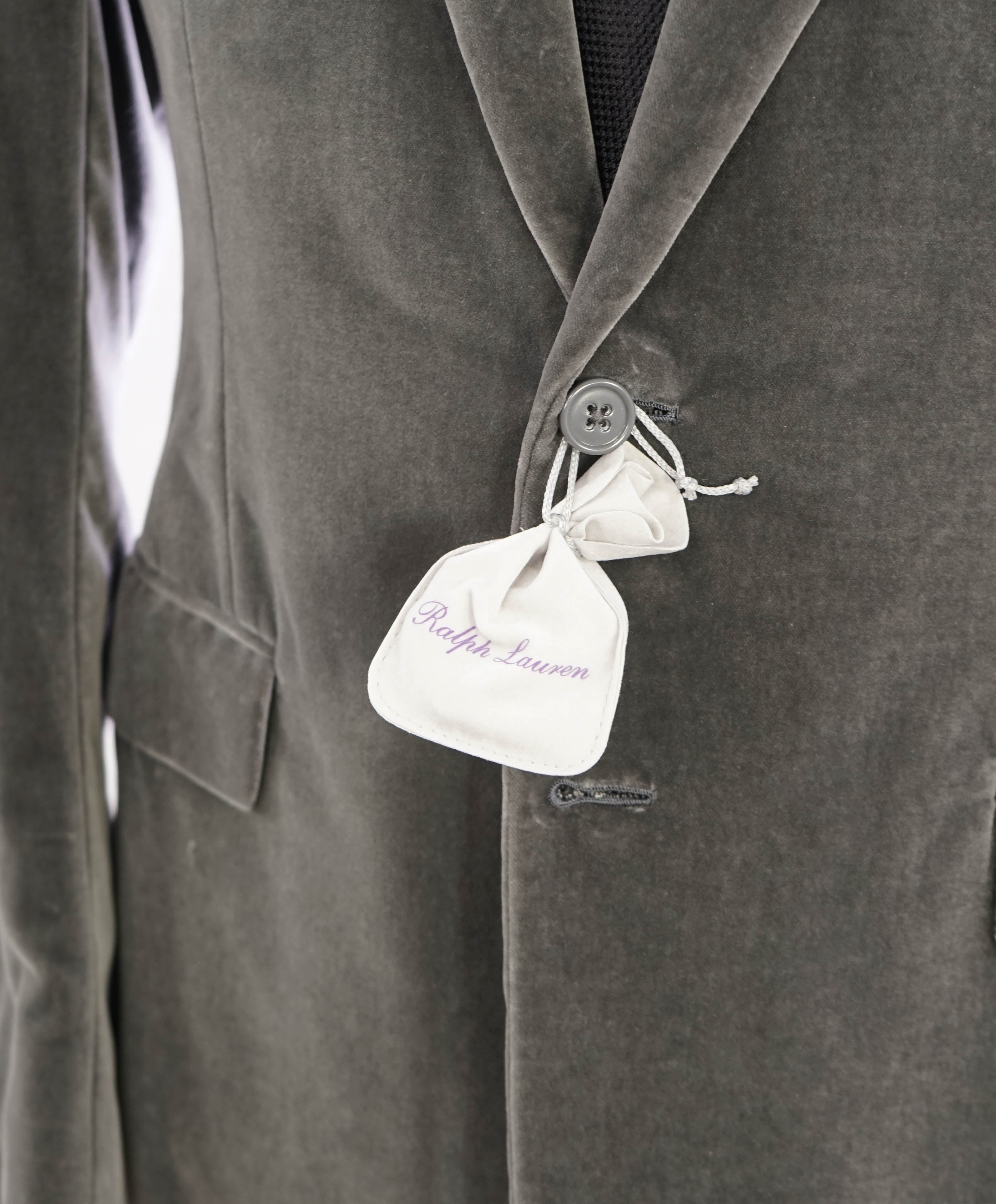 RALPH LAUREN PURPLE LABEL - *VELVET* Gray Solid Notch Lapel Blazer - 36S