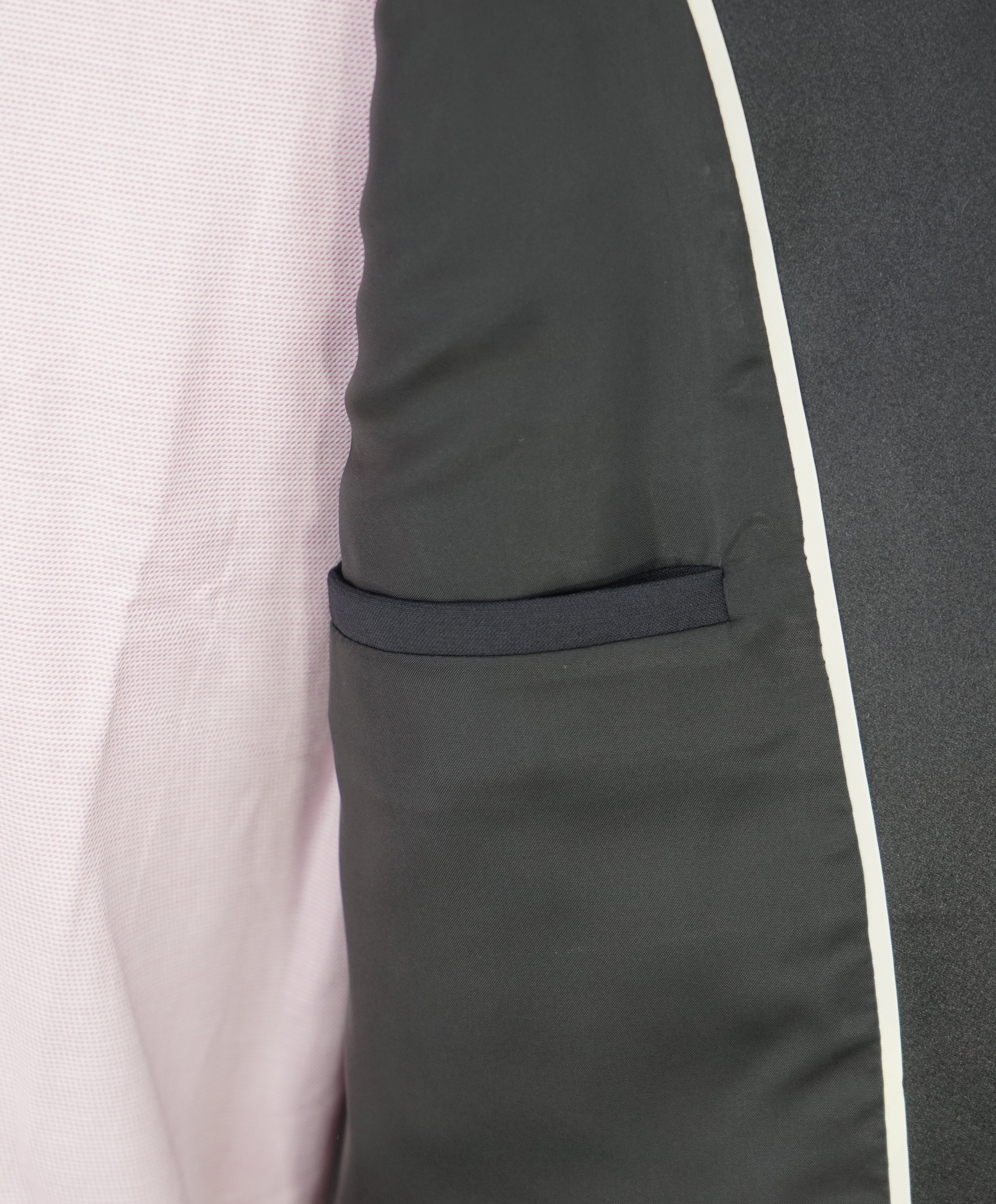 Z ZEGNA - Midnight Blue Silk Peak Lapel Drop 8 Wool Tuxedo Suit - 44R