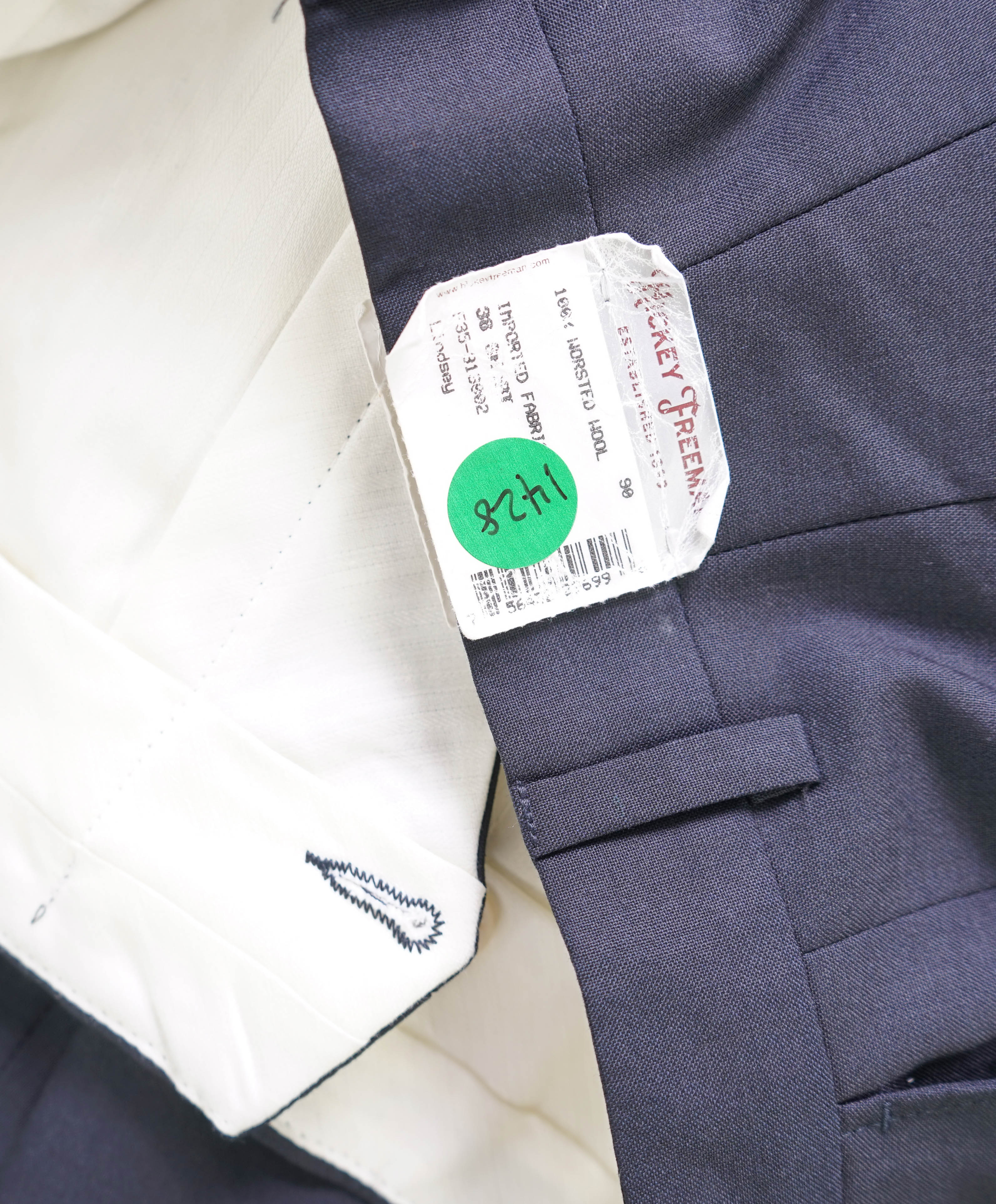 HICKEY FREEMAN - Black *CLOSET STAPLE* Wool Flat Front Dress Pants - 32W