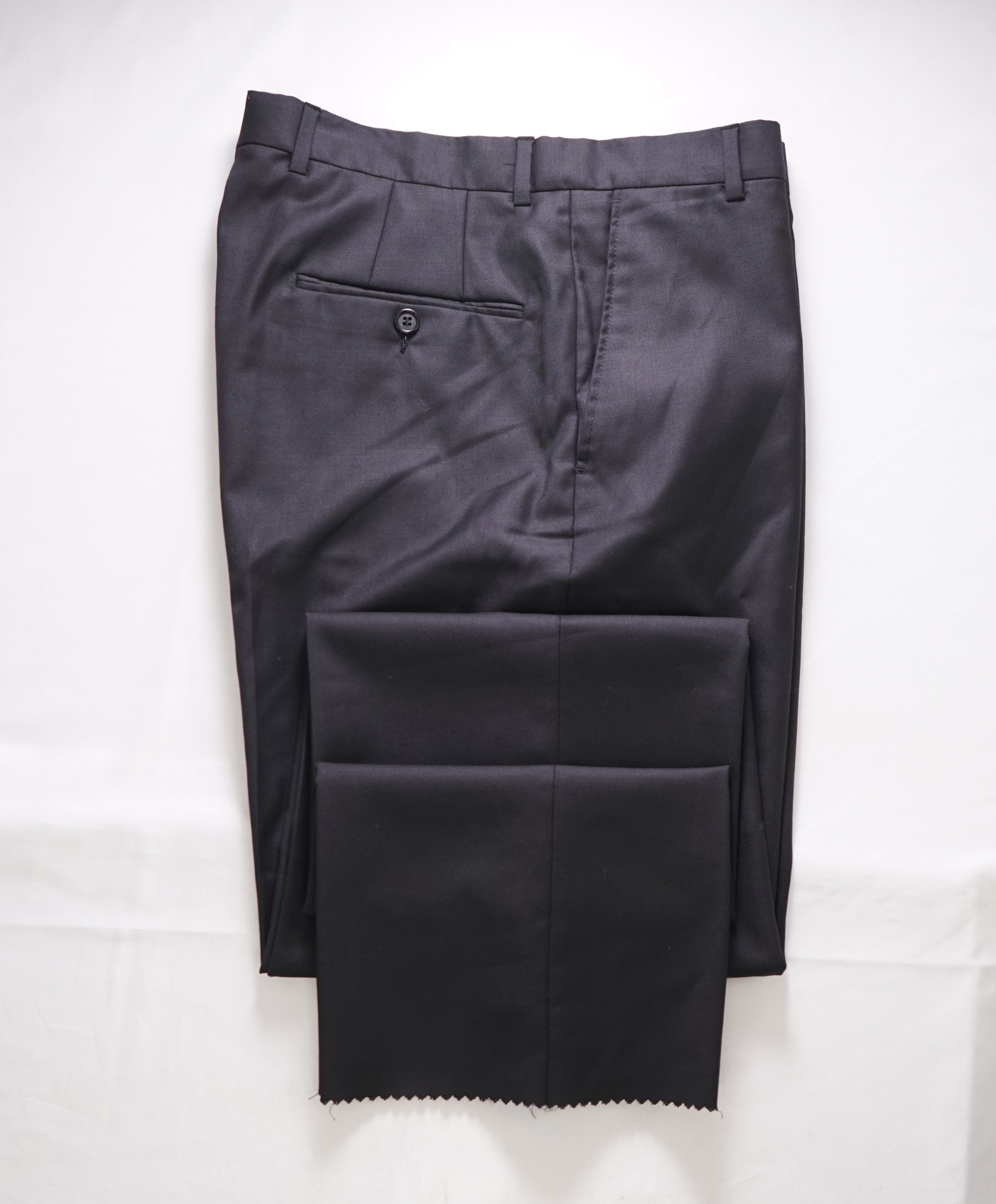 HICKEY FREEMAN - Black *CLOSET STAPLE* Wool Flat Front Dress Pants - 32W