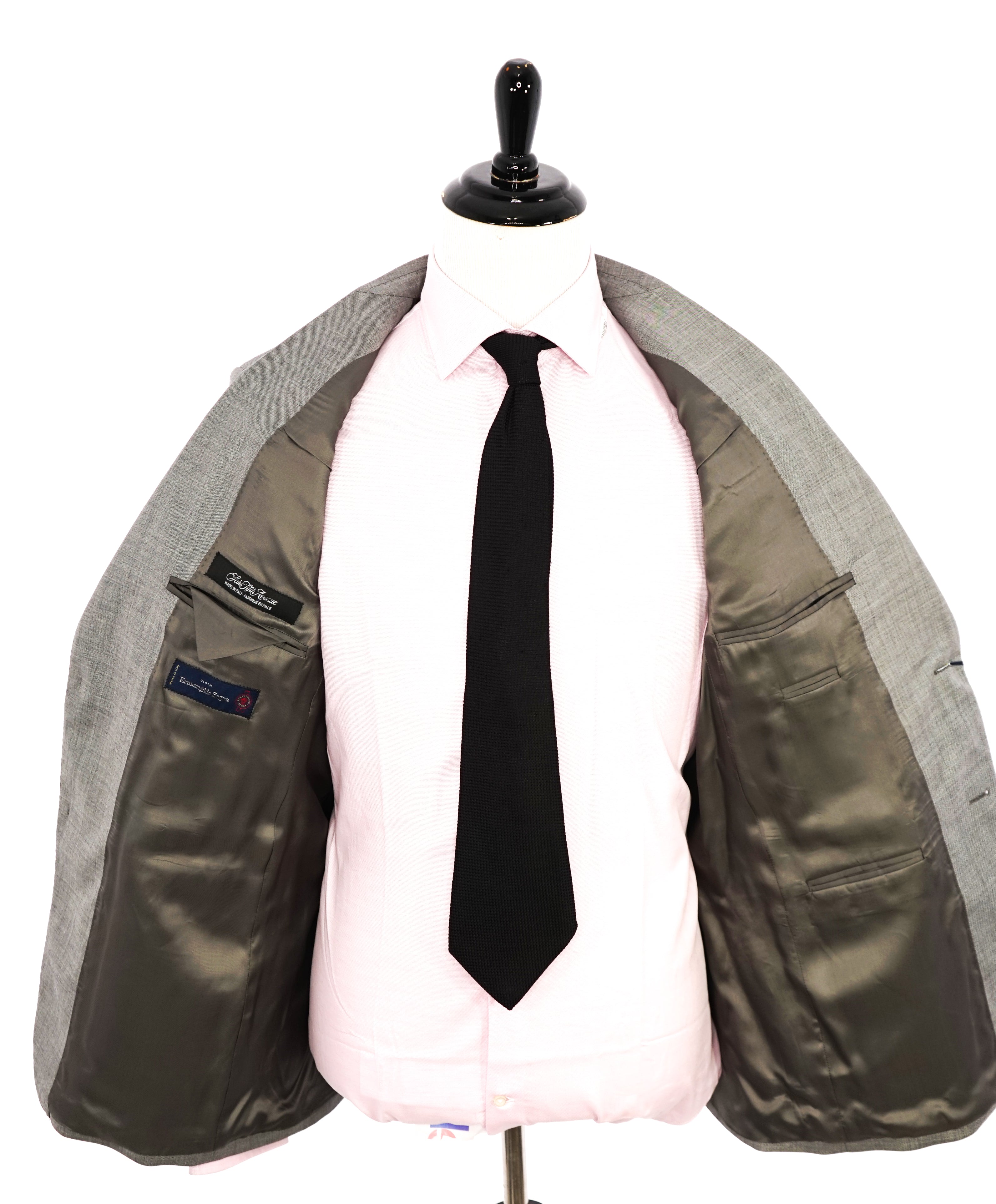 ERMENEGILDO ZEGNA - "Classic" SAKS FIFTH AVENUE Gray Textured Suit - 40R