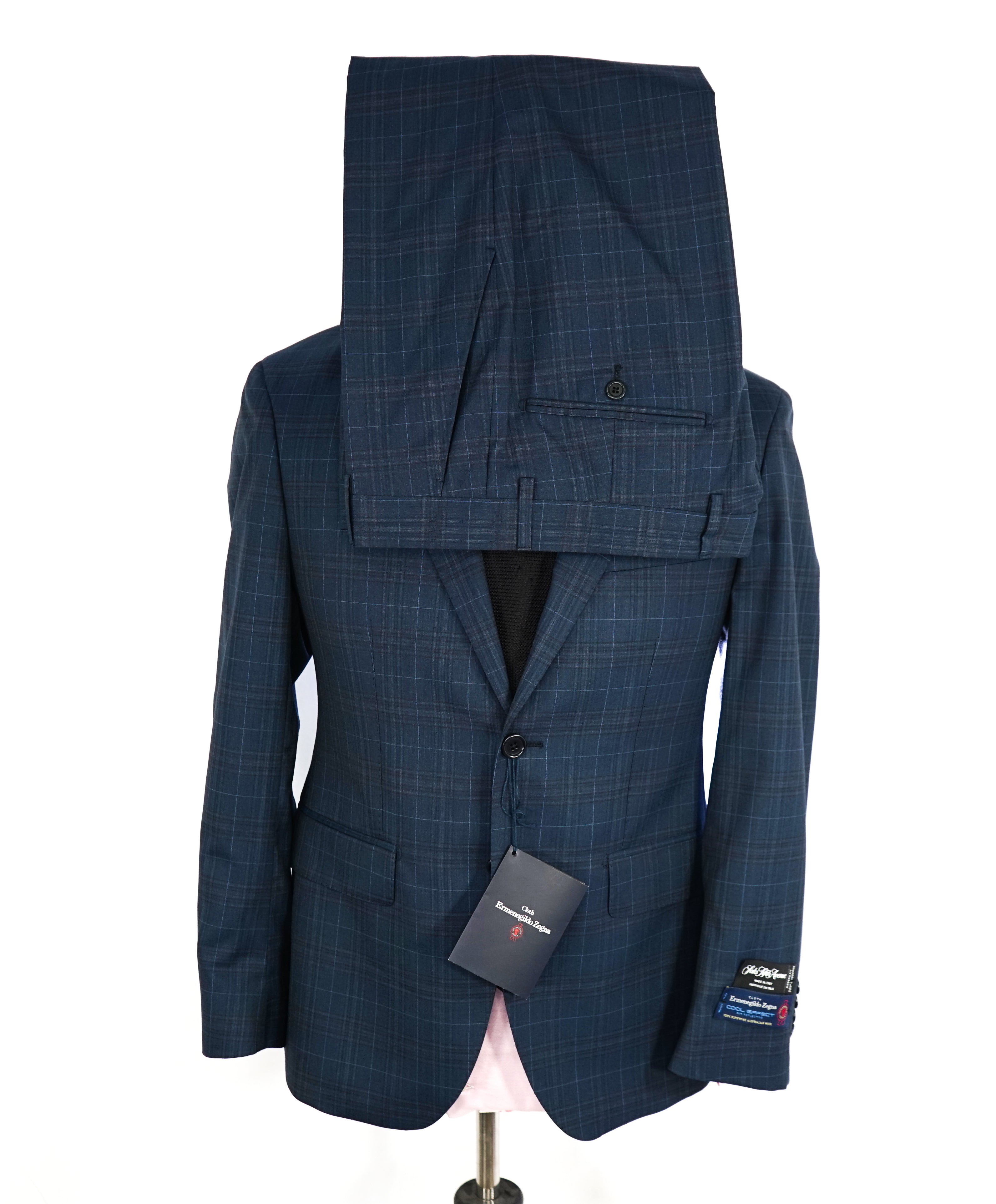 ERMENEGILDO ZEGNA - By SAKS FIFTH AVENUE "MODERN" COOL EFFECT Blue Suit - 38S