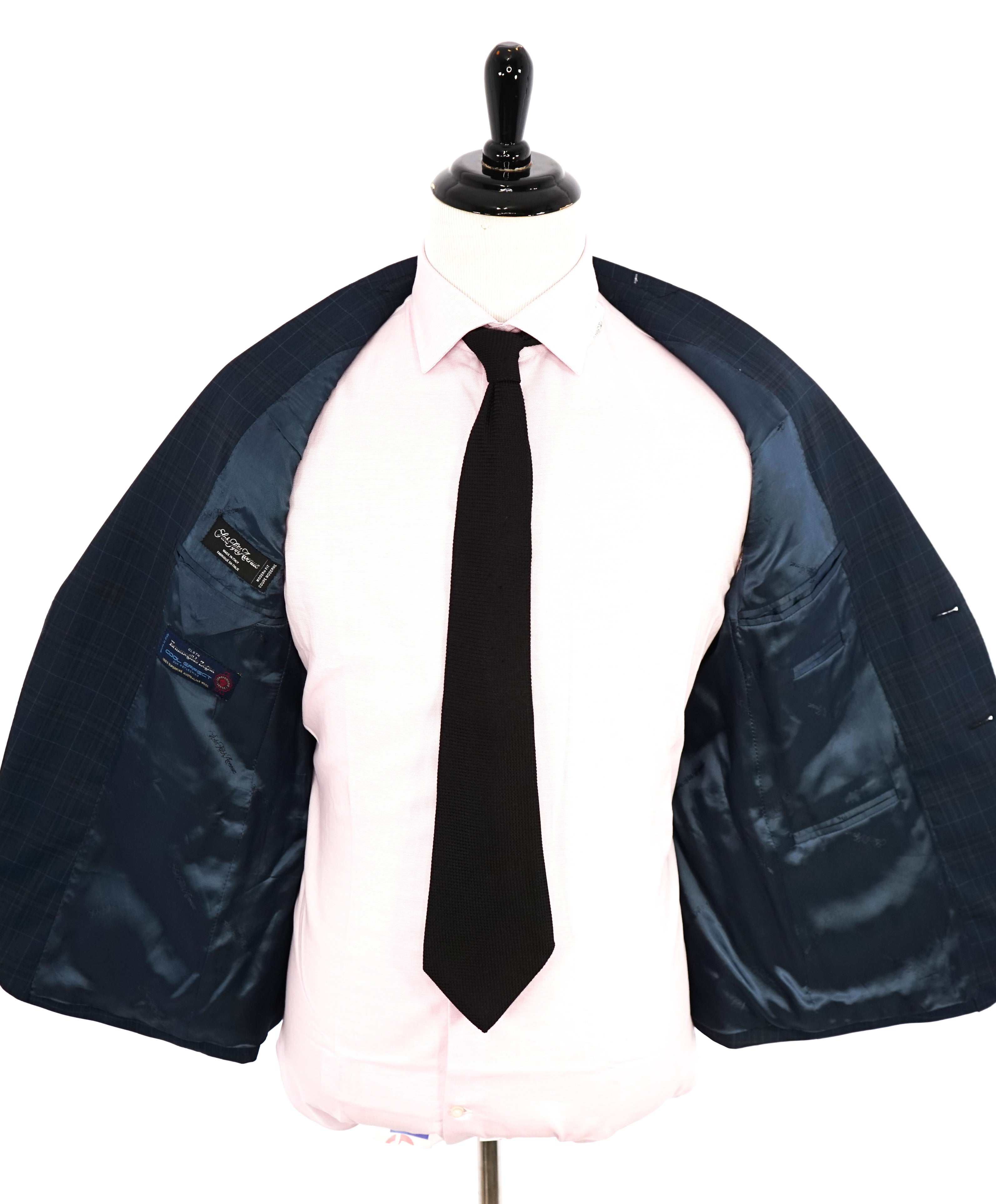 ERMENEGILDO ZEGNA - By SAKS FIFTH AVENUE "MODERN" COOL EFFECT Blue Suit - 38S