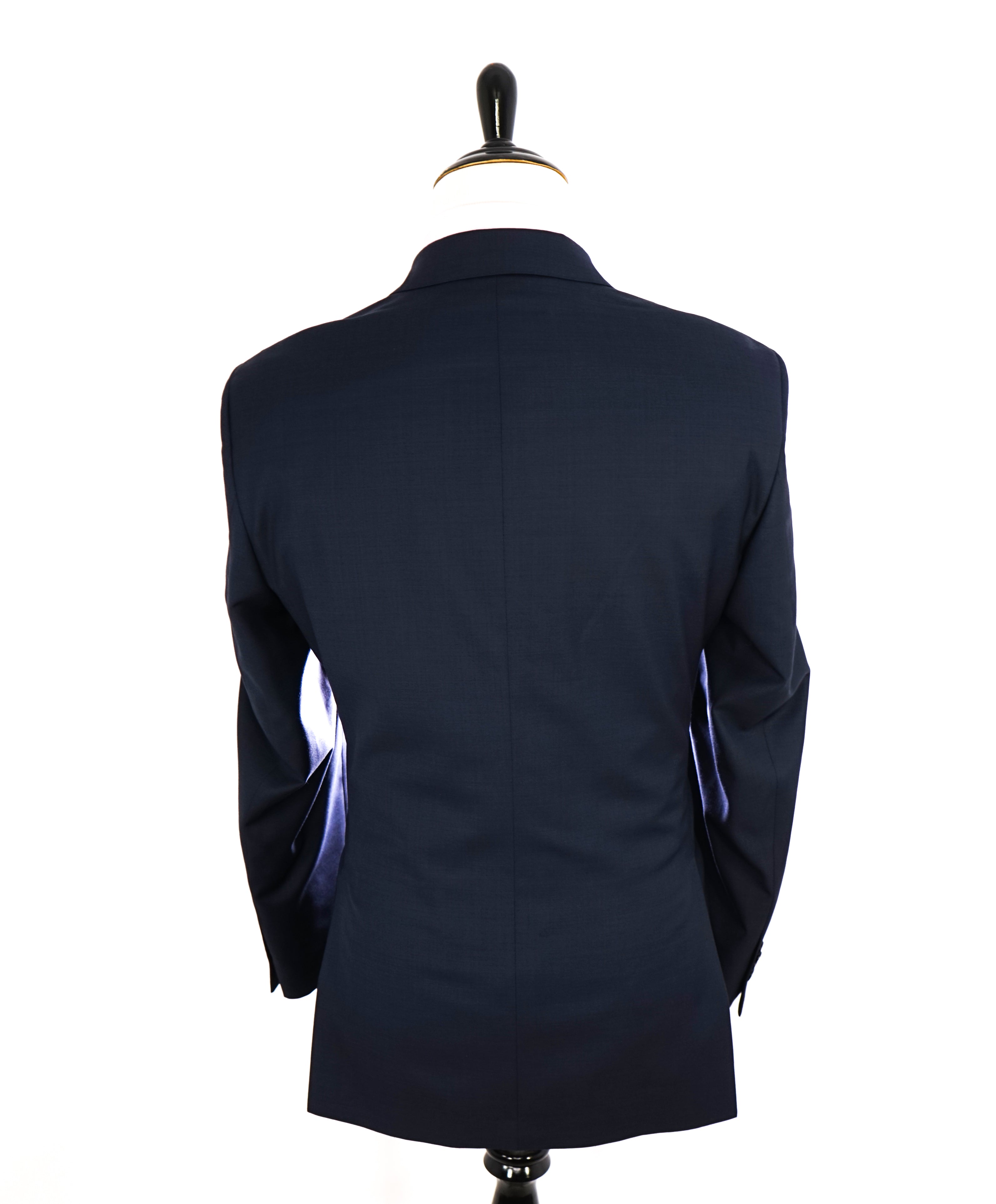 ERMENEGILDO ZEGNA - By SAKS FIFTH AVENUE *TRAVELLER* "Classic" Medium Blue Suit - 42R