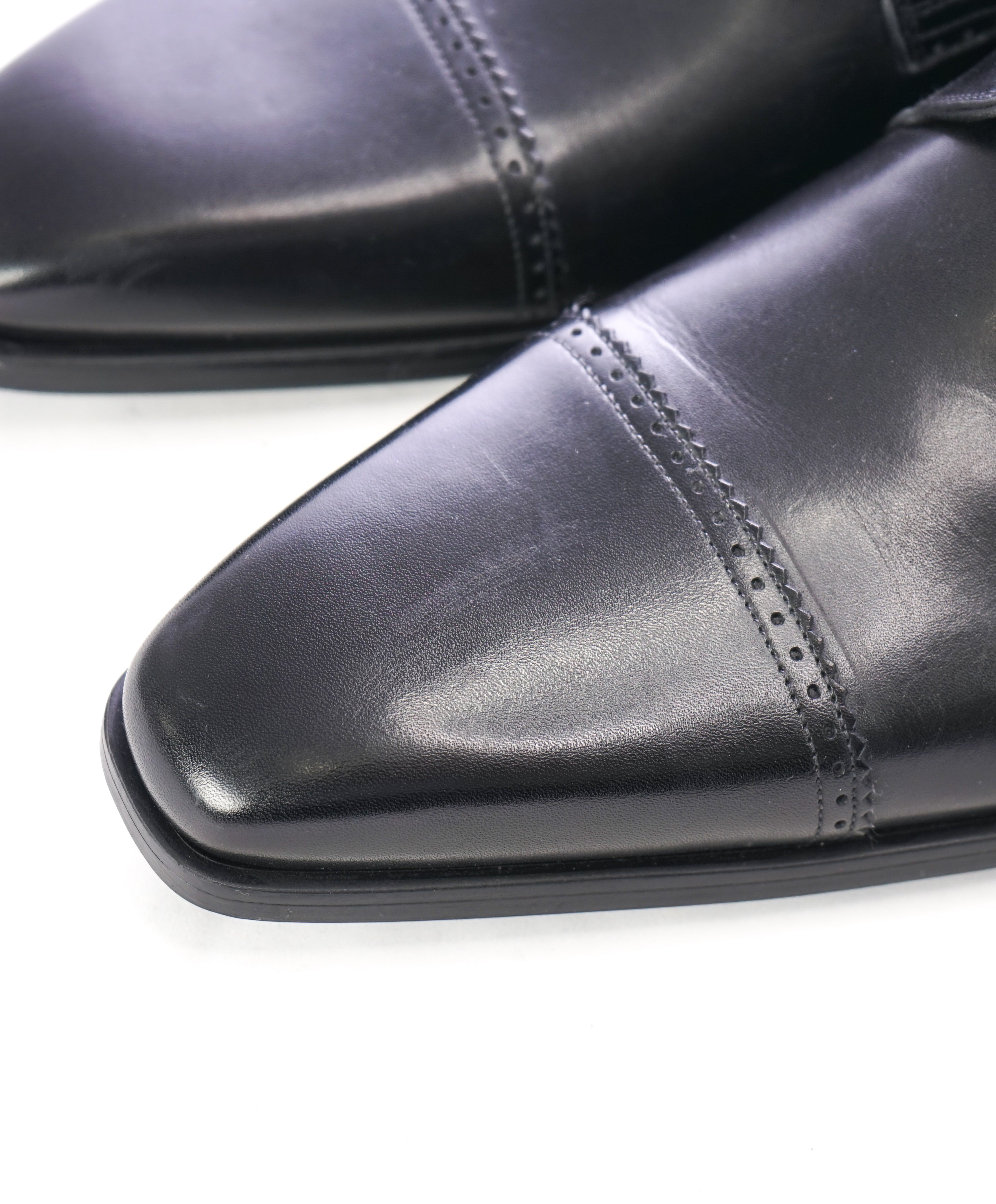 MAGNANNI - Slim Silhouette Detailed Black Cap-Toe Oxfords - 9