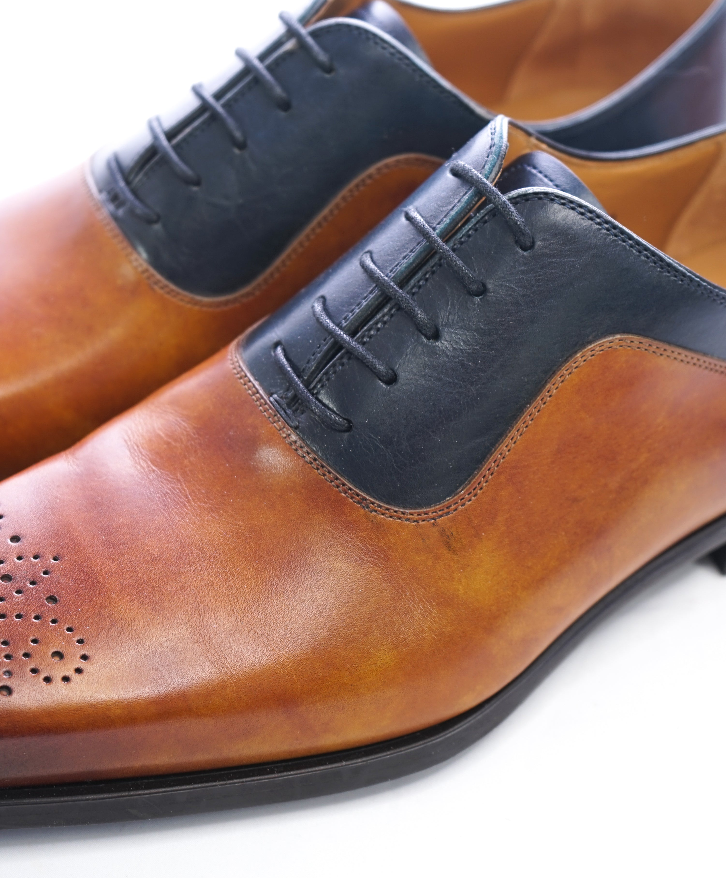 MAGNANNI - Slim Silhouette Detailed Brown & Navy Bi-Color Oxfords - 8