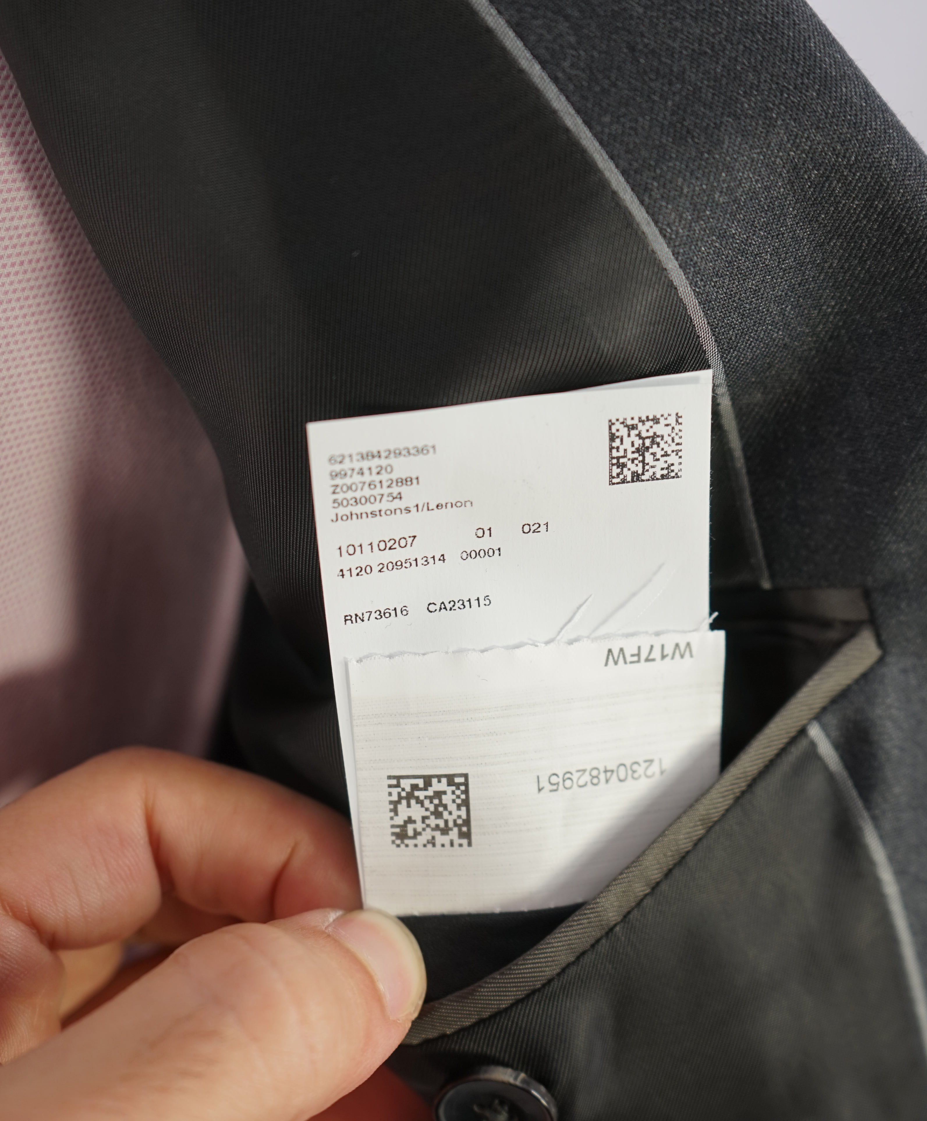 HUGO BOSS - "REDA Super100" Charcoal Gray Suit - 38S