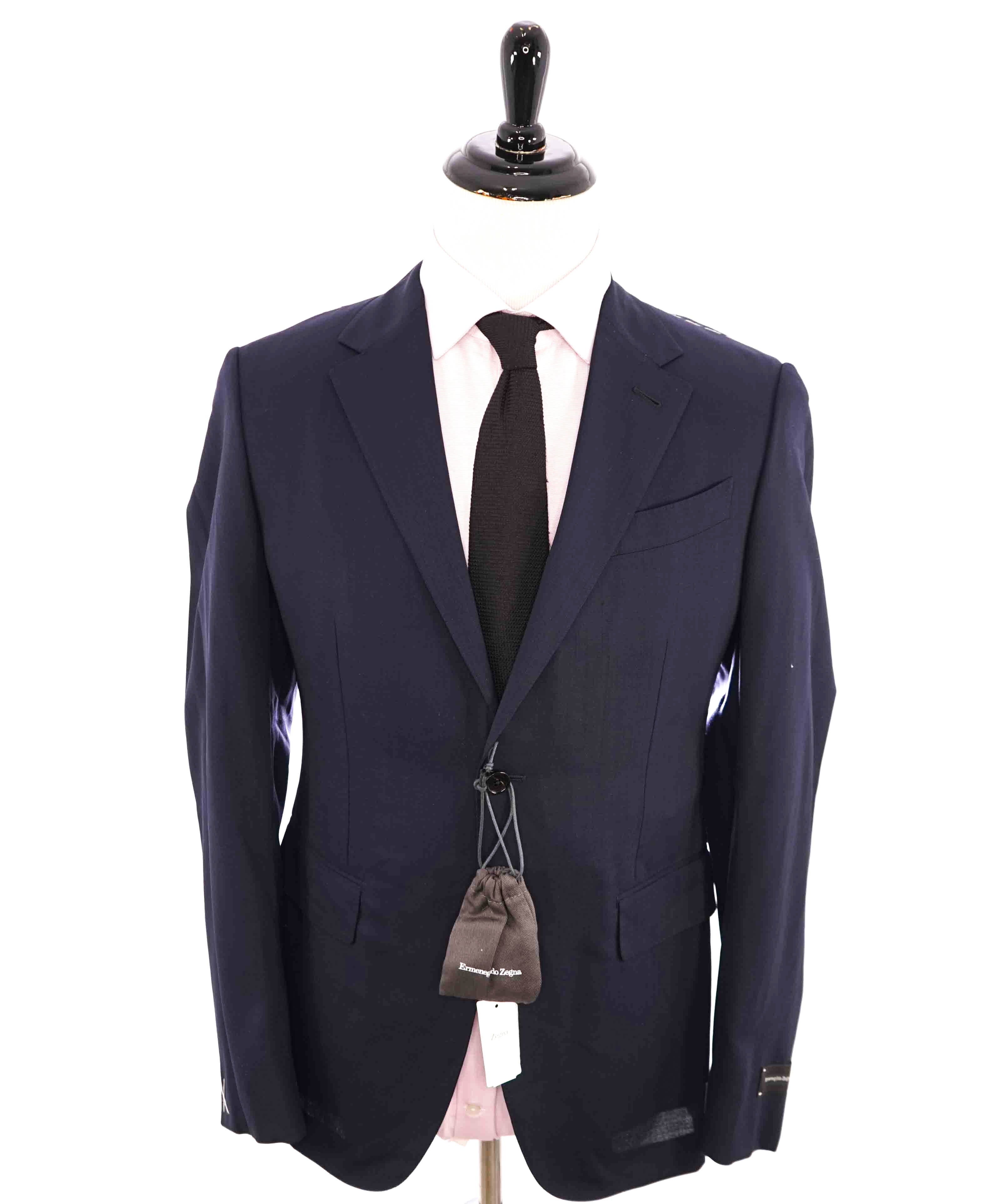 $3,290 ERMENEGILDO ZEGNA-“HIGH PERFORMANCE PACKAWAY” Navy Blazer- 42S
