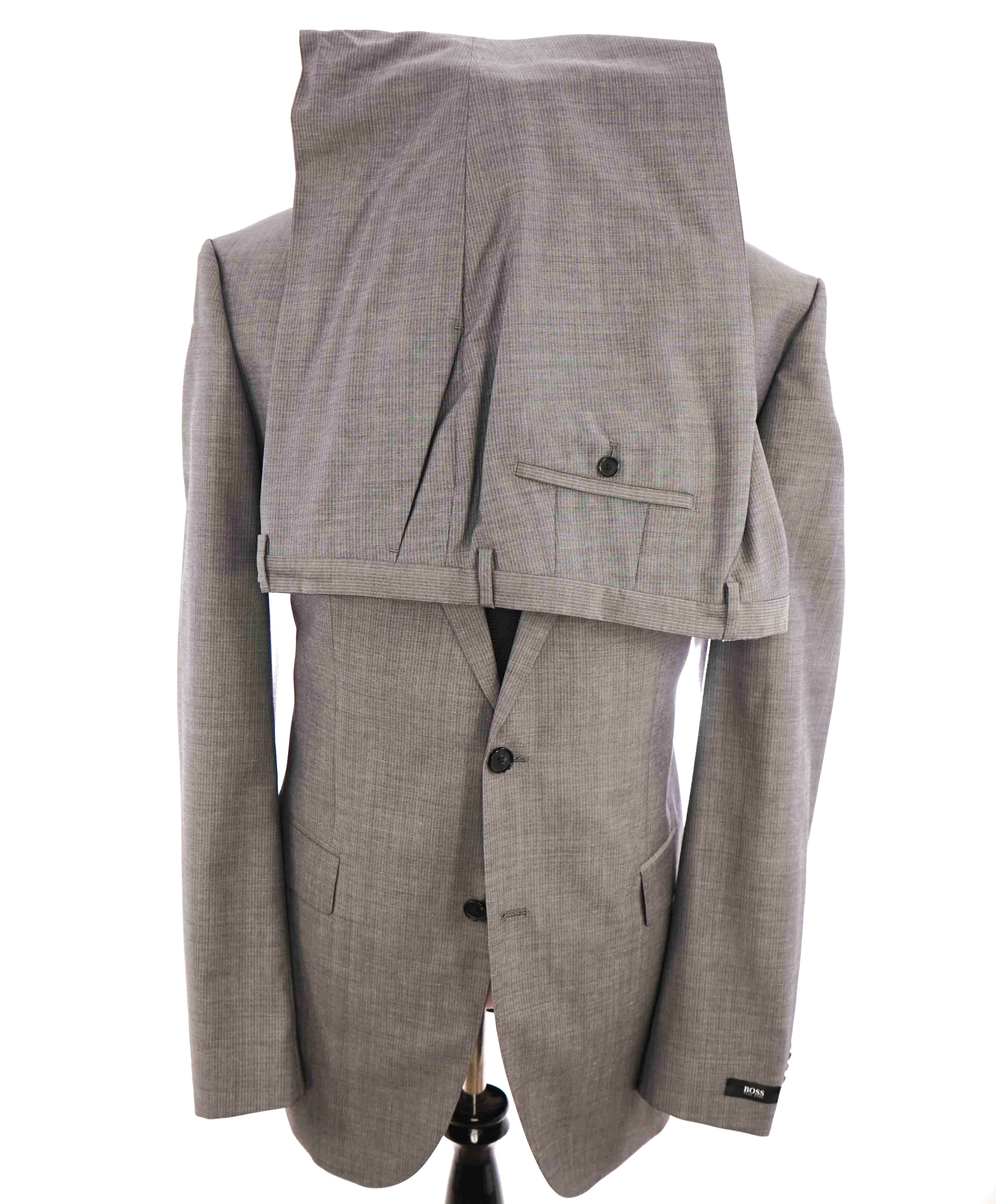 $1,295 HUGO BOSS - Gray Textured HORN BUTTON Notch Lapel Suit - 48L