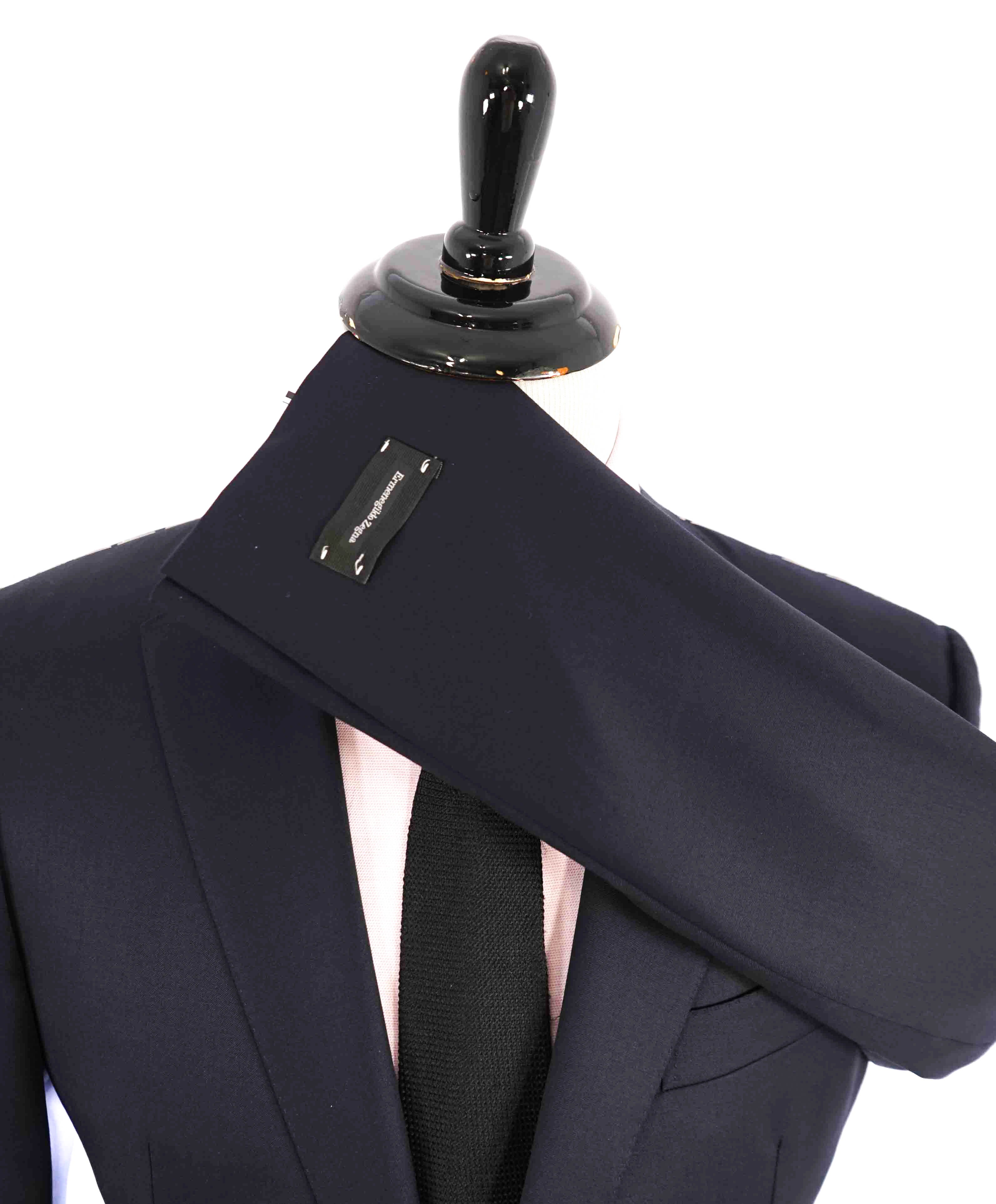 $3,250 ERMENEGILDO ZEGNA - "MICRONSPHERE" *Closet Staple* Navy Suit - 40L