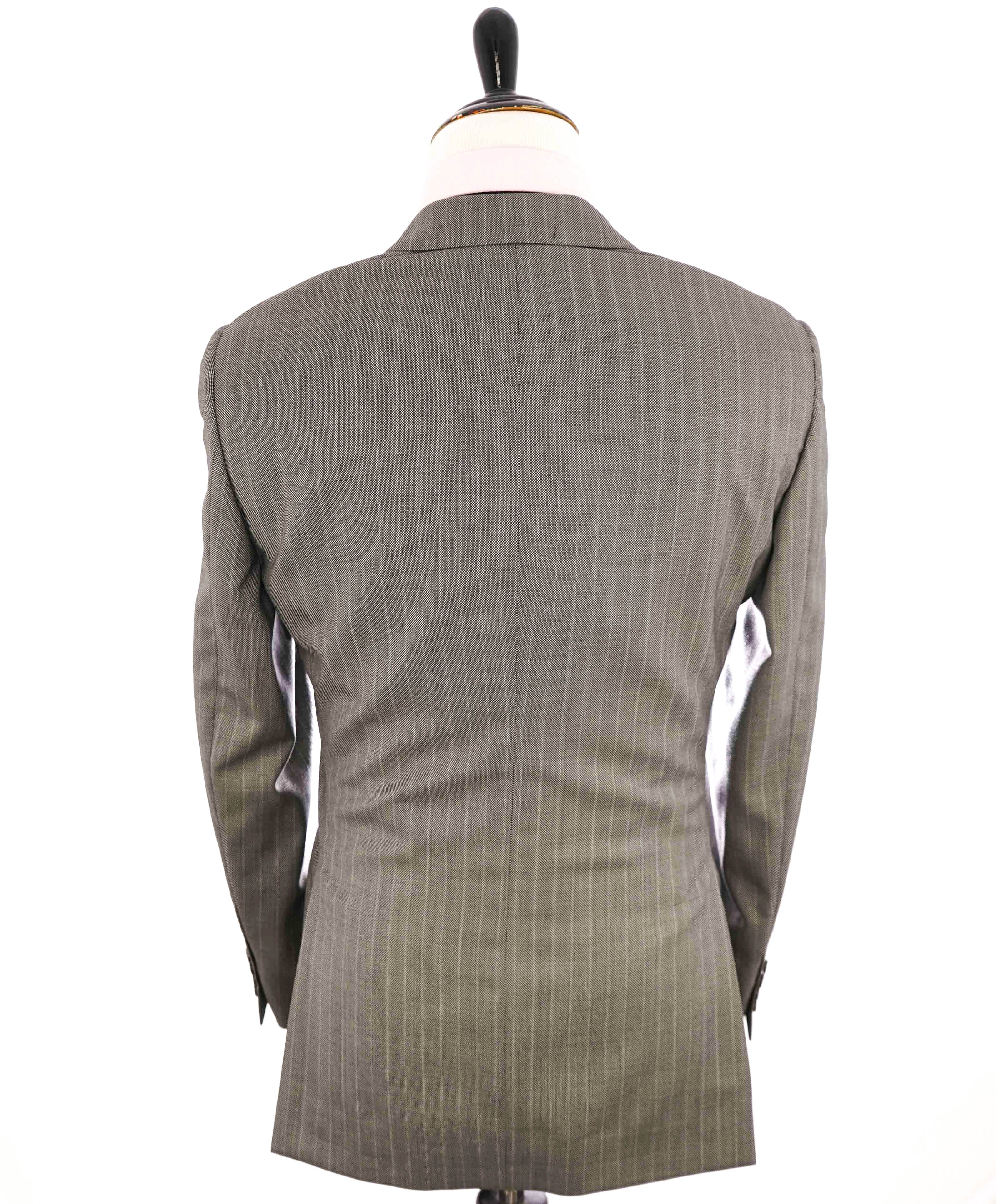$995 SAMUELSOHN - Gray & Black Textured Birdseye Premium Grade Blazer - 38R