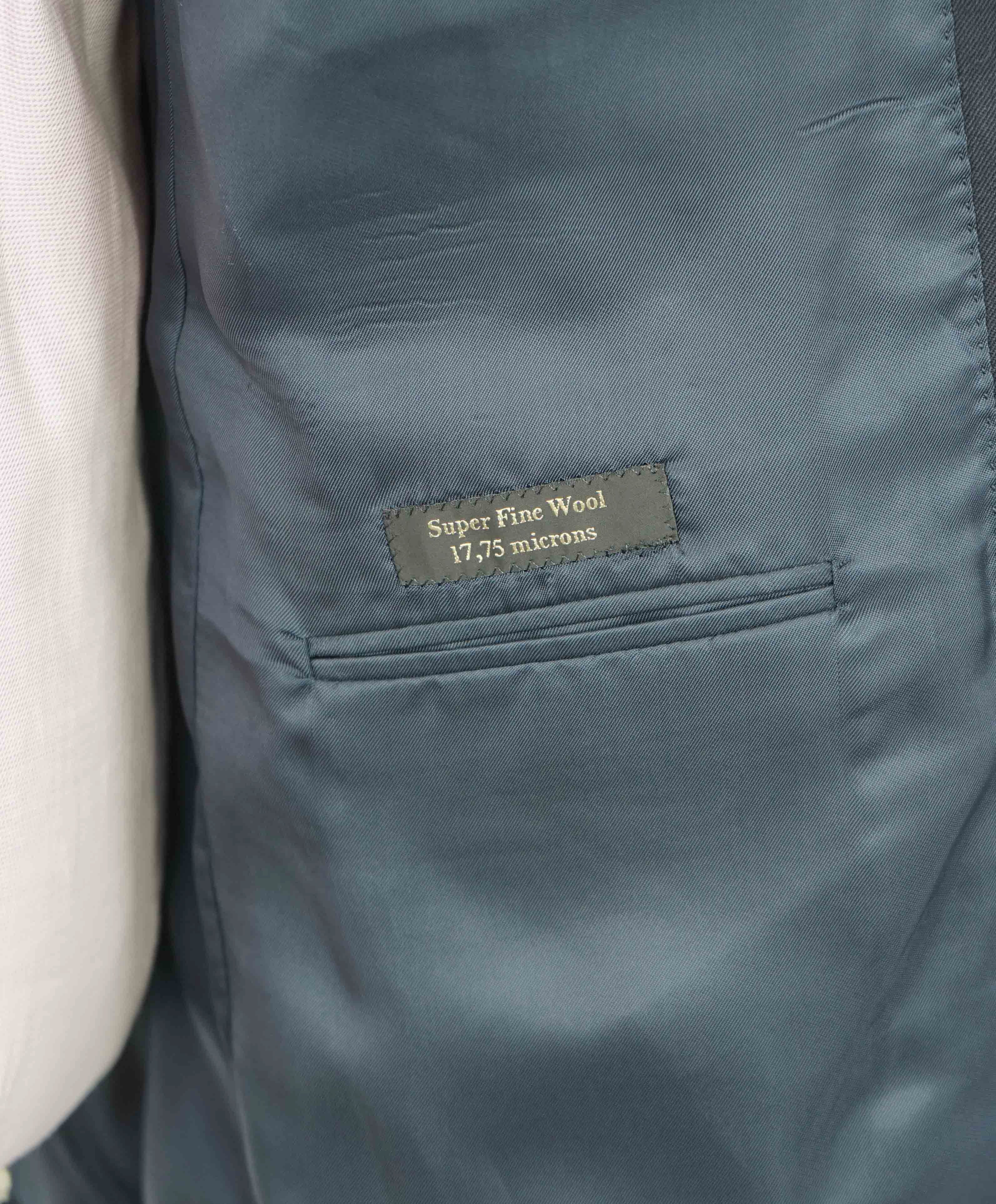 $1,595 CORNELIANI - CLOSET STAPLE *17,75 MICRONS* Navy Blue Blazer - 46R
