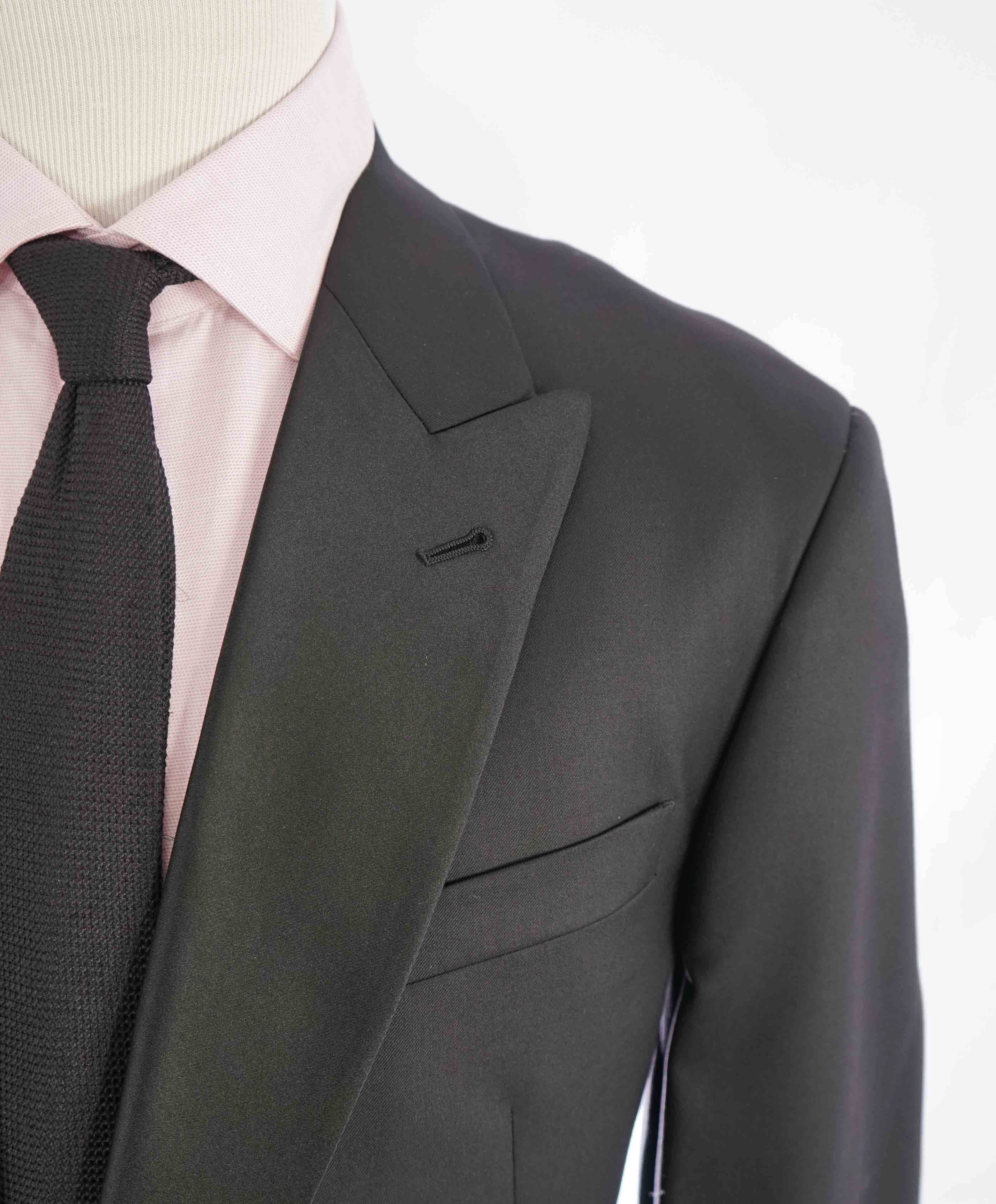 $3,995 GIORGIO ARMANI - "SOFT" Black SILK LINED 160's Peak Lapel Tuxedo - 38S