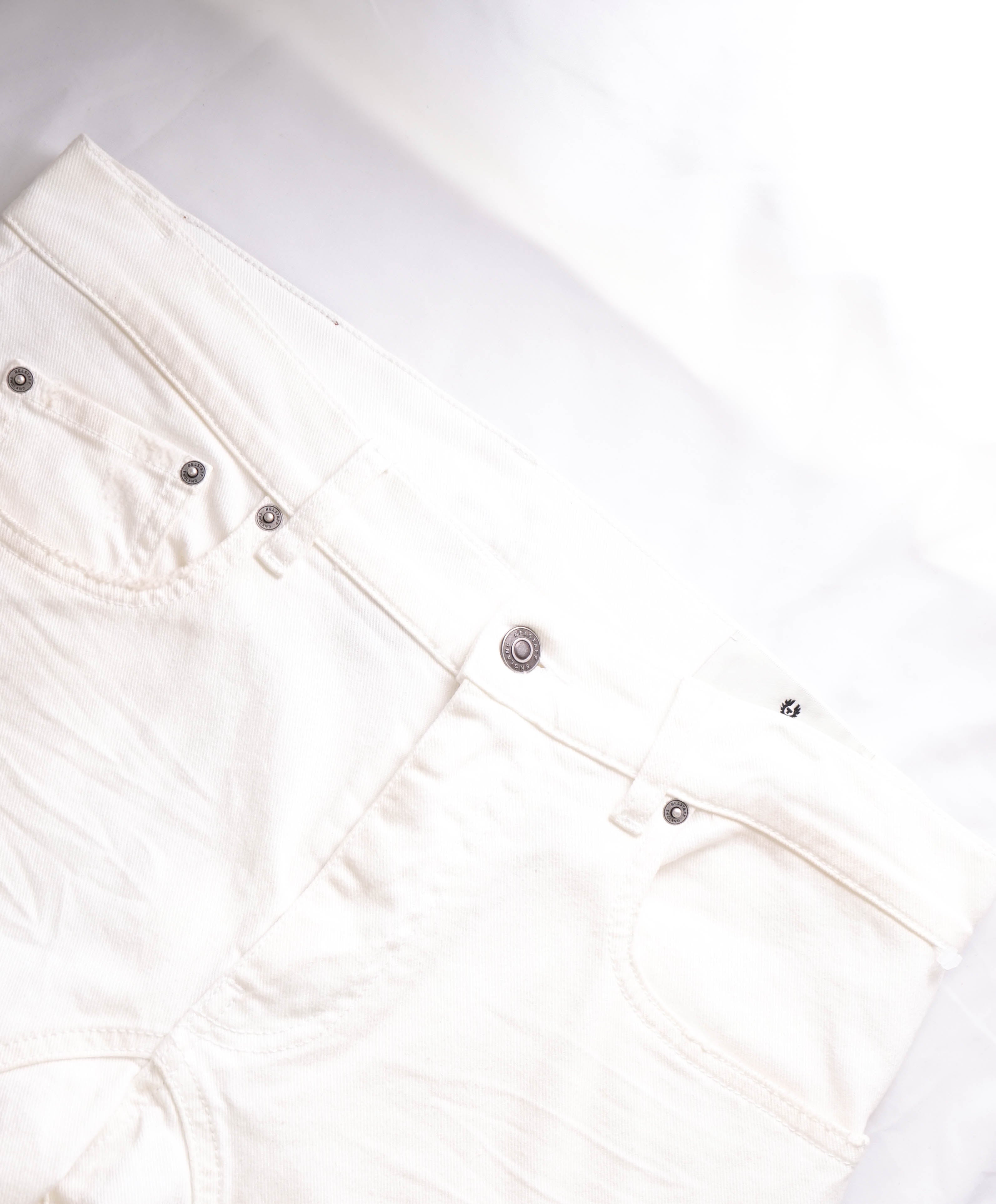 BELSTAFF - White/Ivory Motto Jeans W Suede Logo Patch - 30W