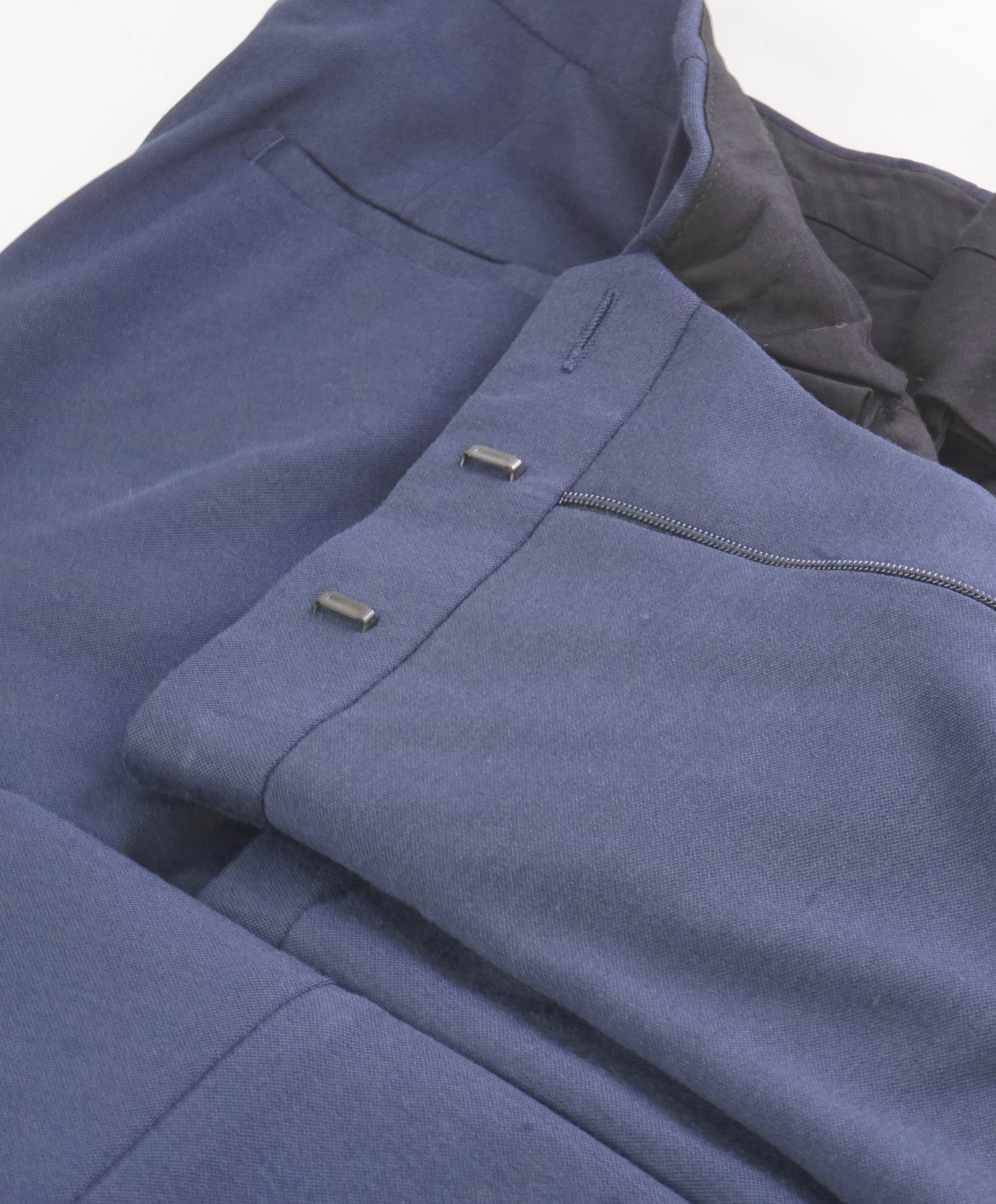 BURBERRY LONDON - *SIDE TABS* ITALY Blue Flat Front Dress Pants - 36W