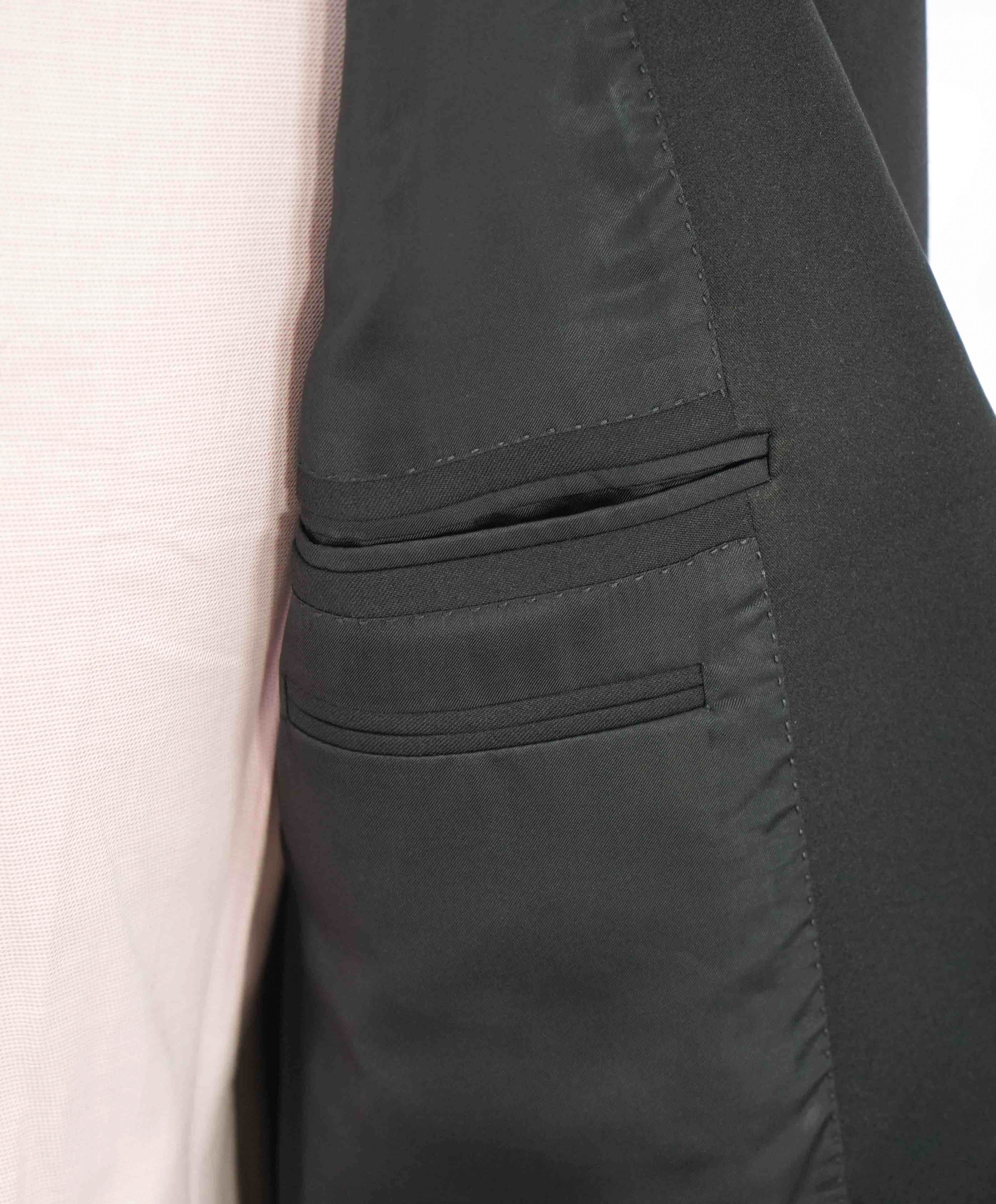 $3,995 ERMENEGILDO ZEGNA-"MULTISEASON" Notch Lapel Black Tuxedo-46R 37W